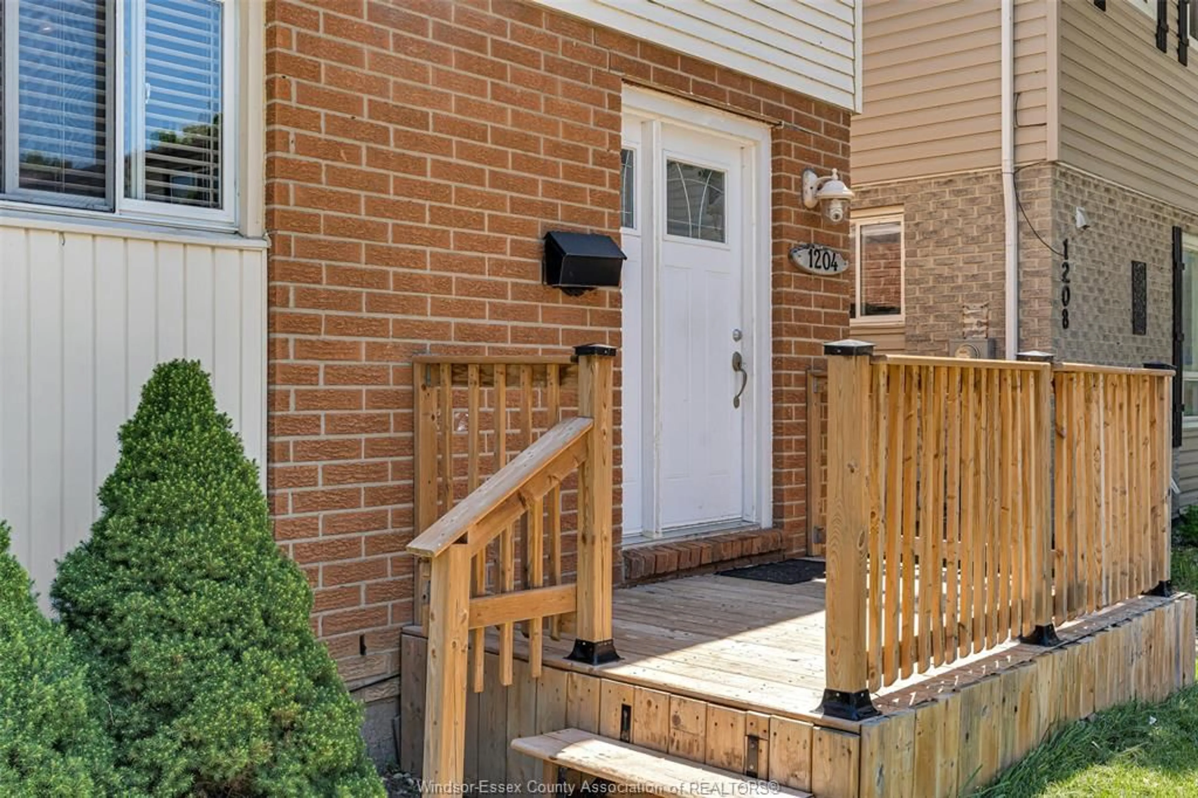 Unknown for 1204 Copperfield PL, Windsor Ontario N8S 4G6