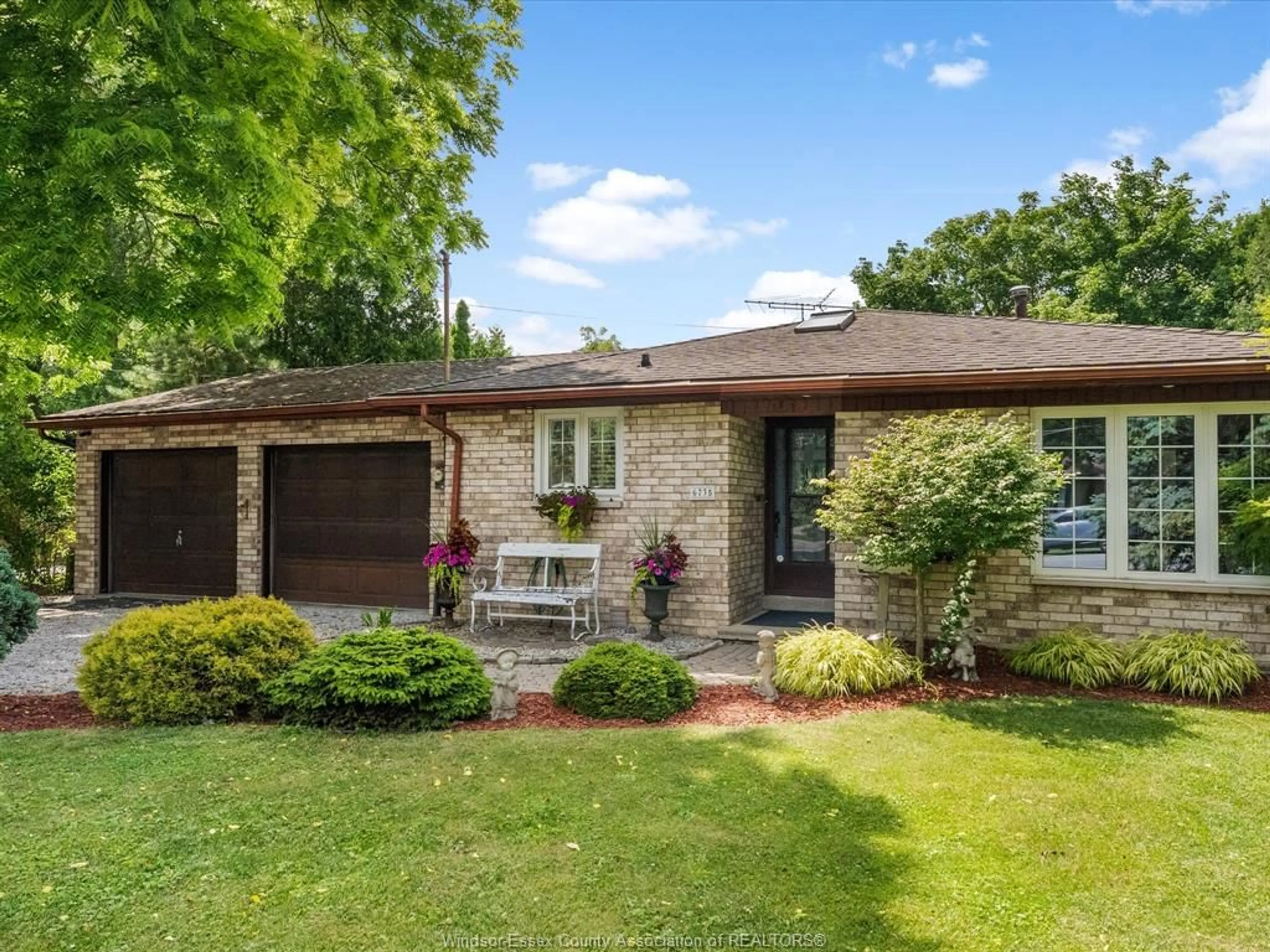 Home with brick exterior material, street for 6735 Matchett, LaSalle Ontario N9J 2L9