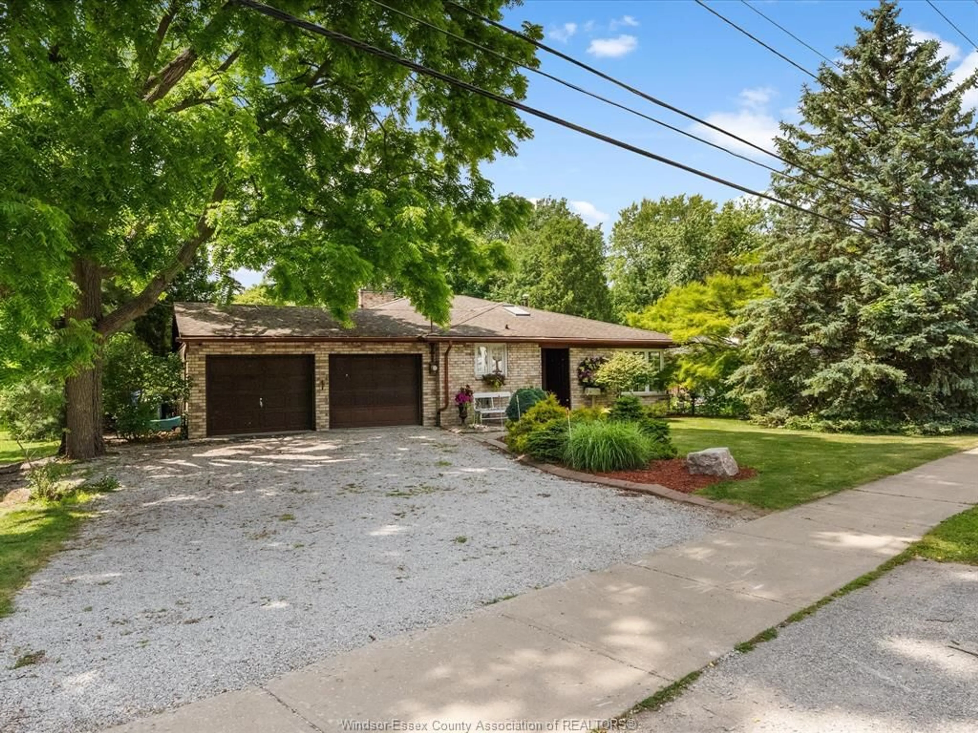 Unknown for 6735 Matchett, LaSalle Ontario N9J 2L9
