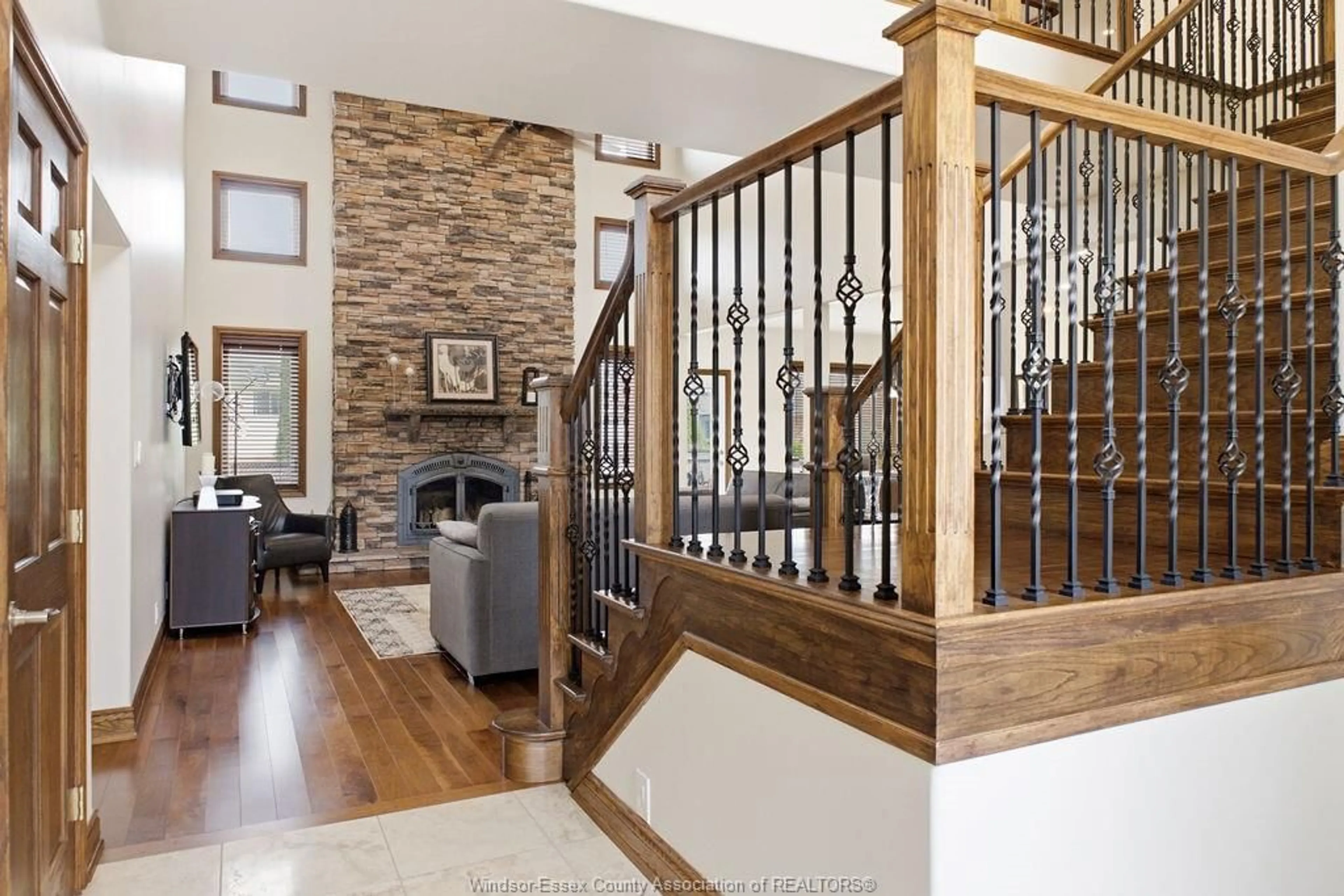 Indoor foyer for 118 REMO, Lakeshore Ontario N8L 0Z3