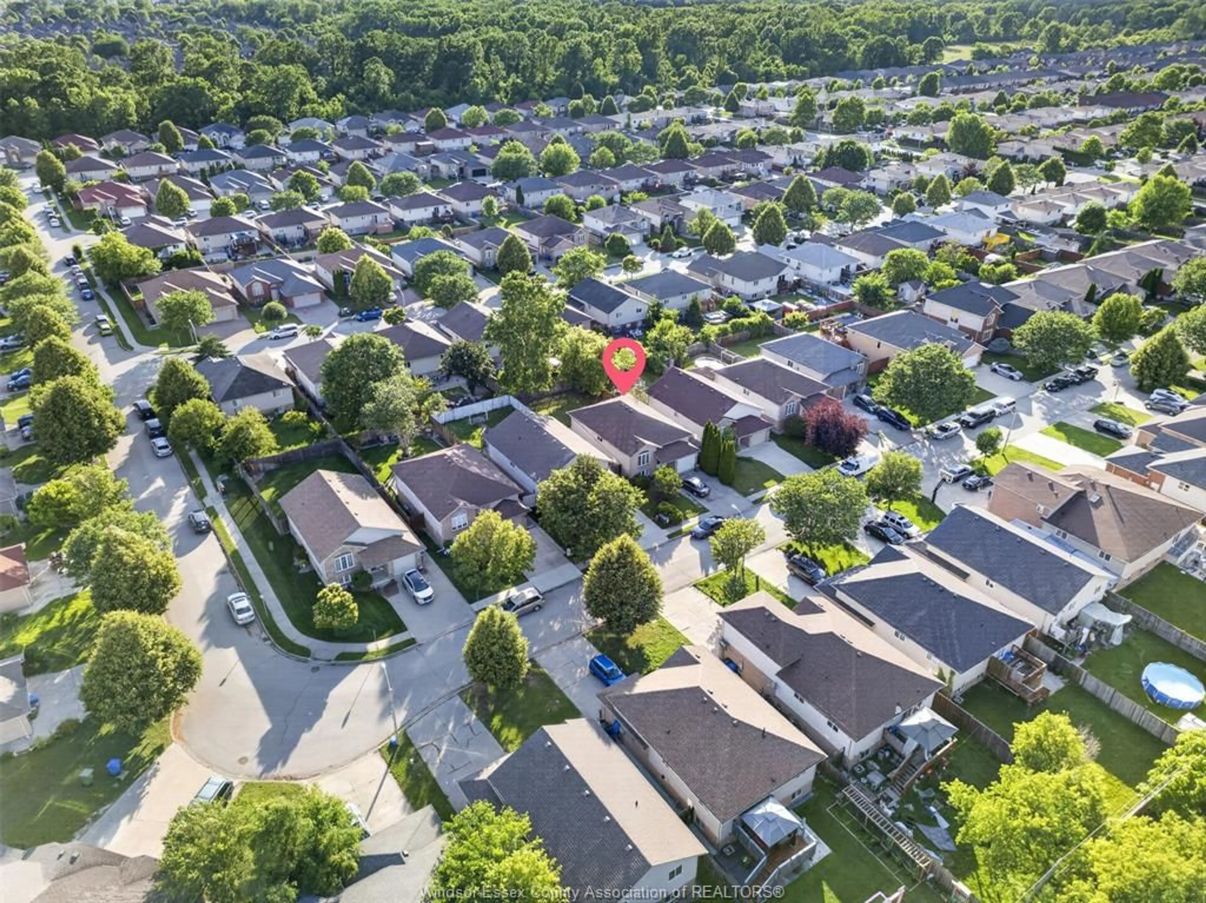 A pic from outside/outdoor area/front of a property/back of a property/a pic from drone, street for 2279 MCKAY, Windsor Ontario N9B 3W6