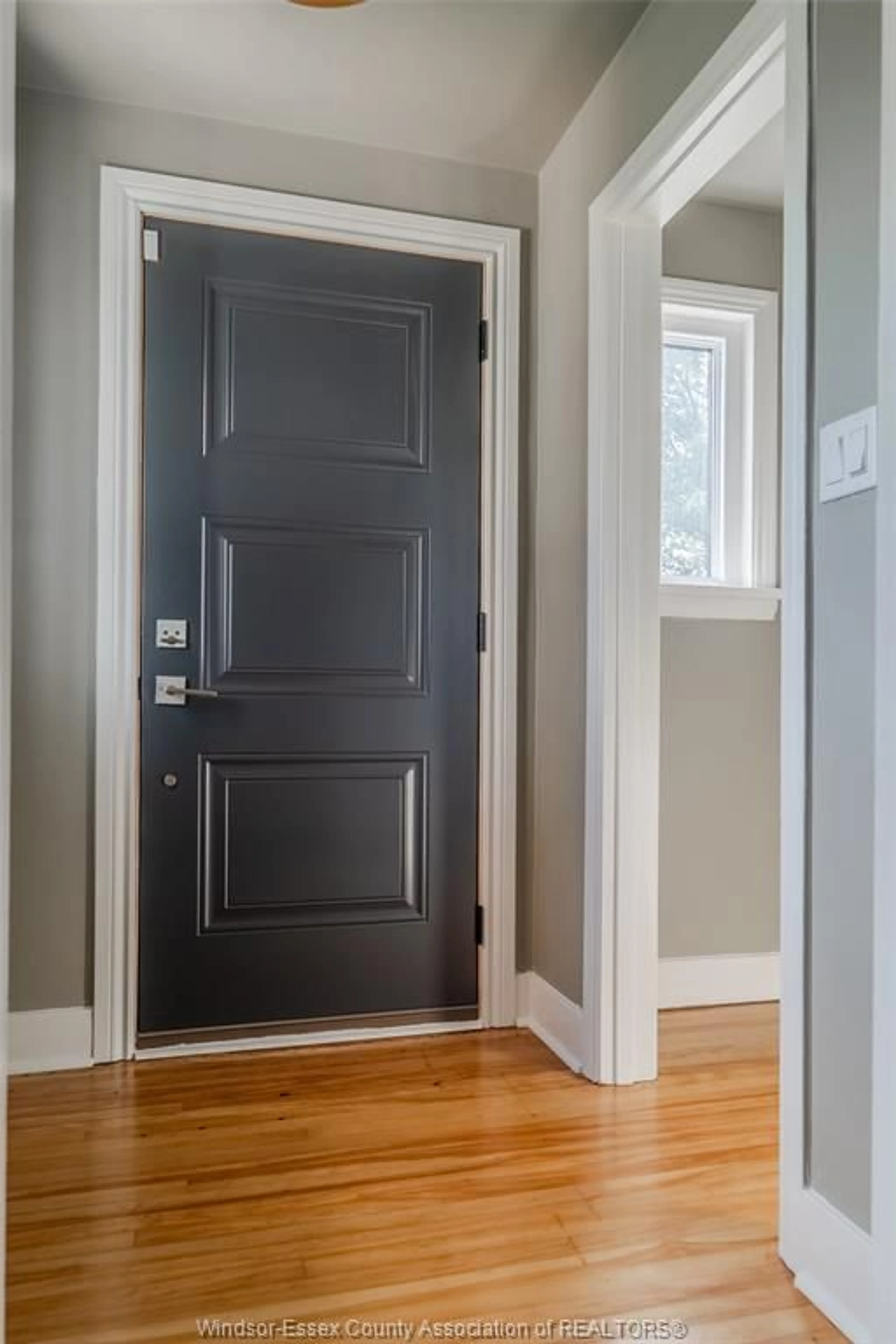 Indoor entryway for 1270 Lakeshore Road 101, Maidstone Ontario N0R 1K0