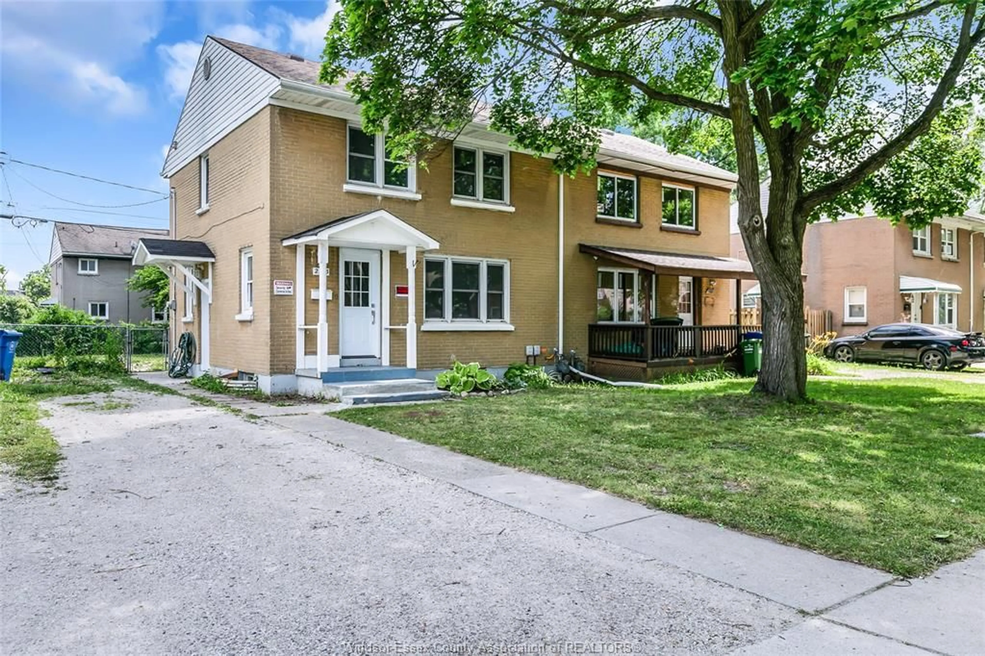 Unknown for 2123 SECORD, Windsor Ontario N9B 1T2