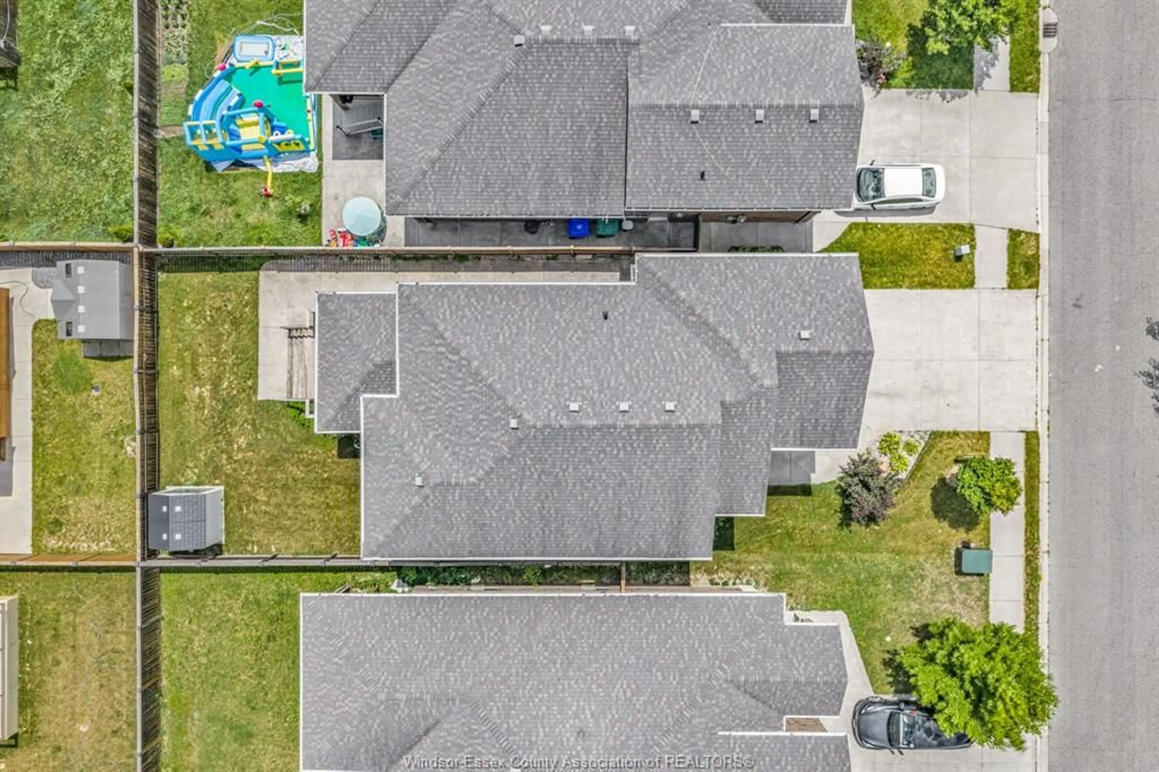 A pic from outside/outdoor area/front of a property/back of a property/a pic from drone, street for 3000 MCROBBIE Cres, Windsor Ontario N8R 0B1