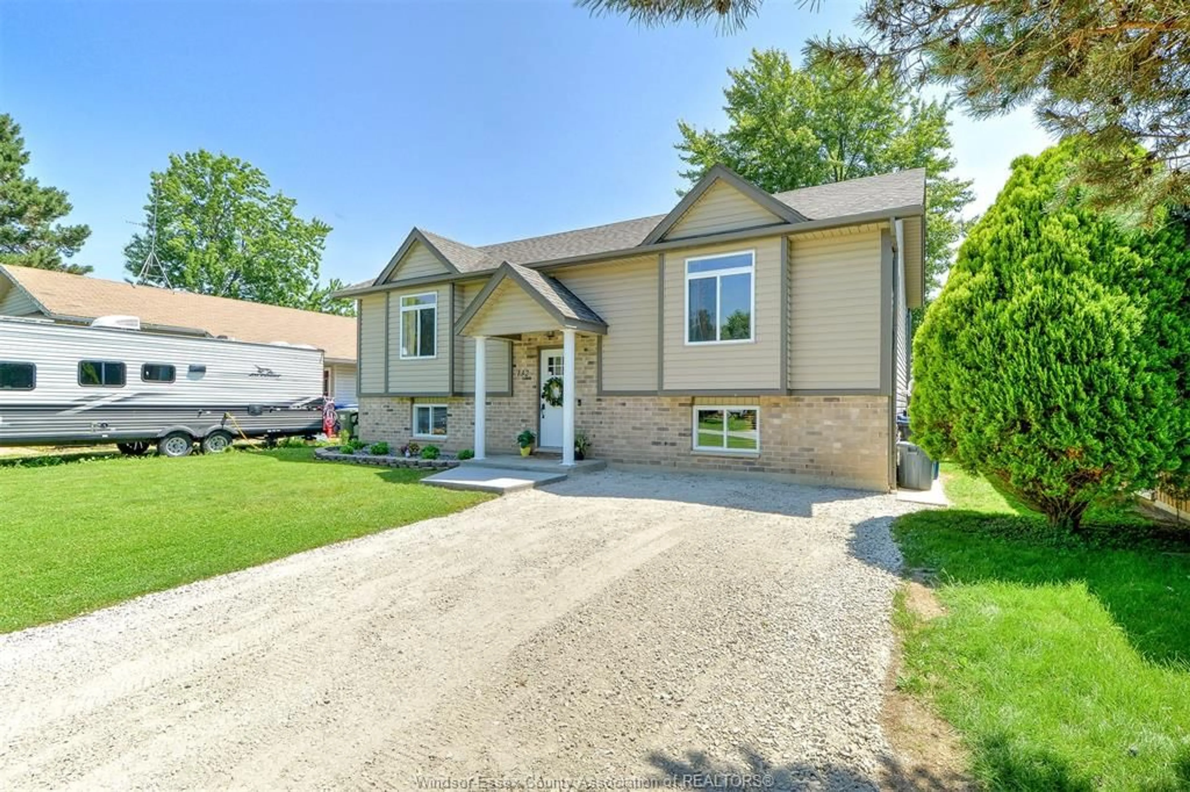 Home with vinyl exterior material, street for 132 GLOUCESTER, Colchester Ontario N0R 1G0
