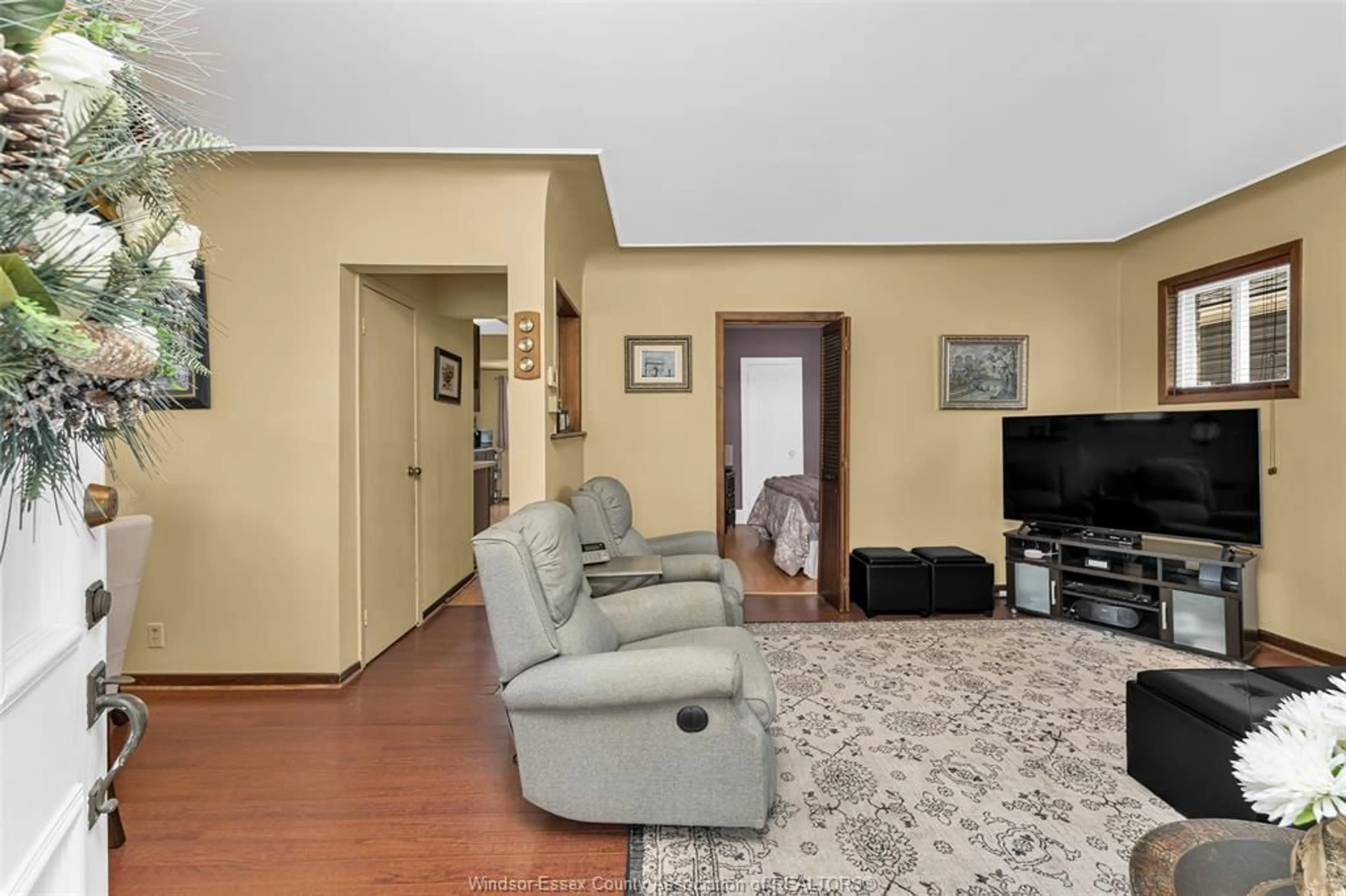 Living room with furniture, unknown for 2342 WESTCOTT, Windsor Ontario N8W 4K7