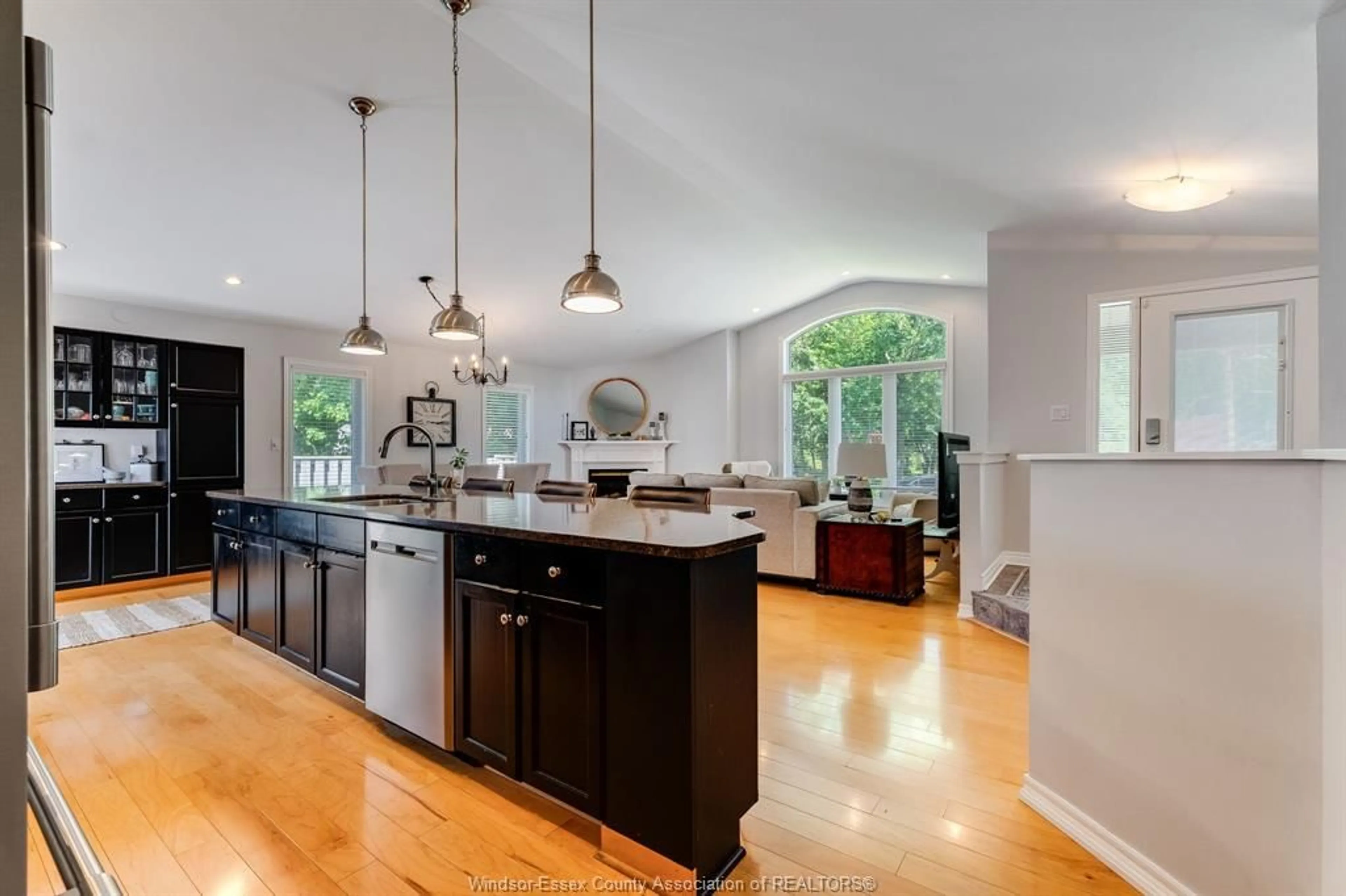 Open concept kitchen, unknown for 895 Malott Ave, Kingsville Ontario N9Y 3C3
