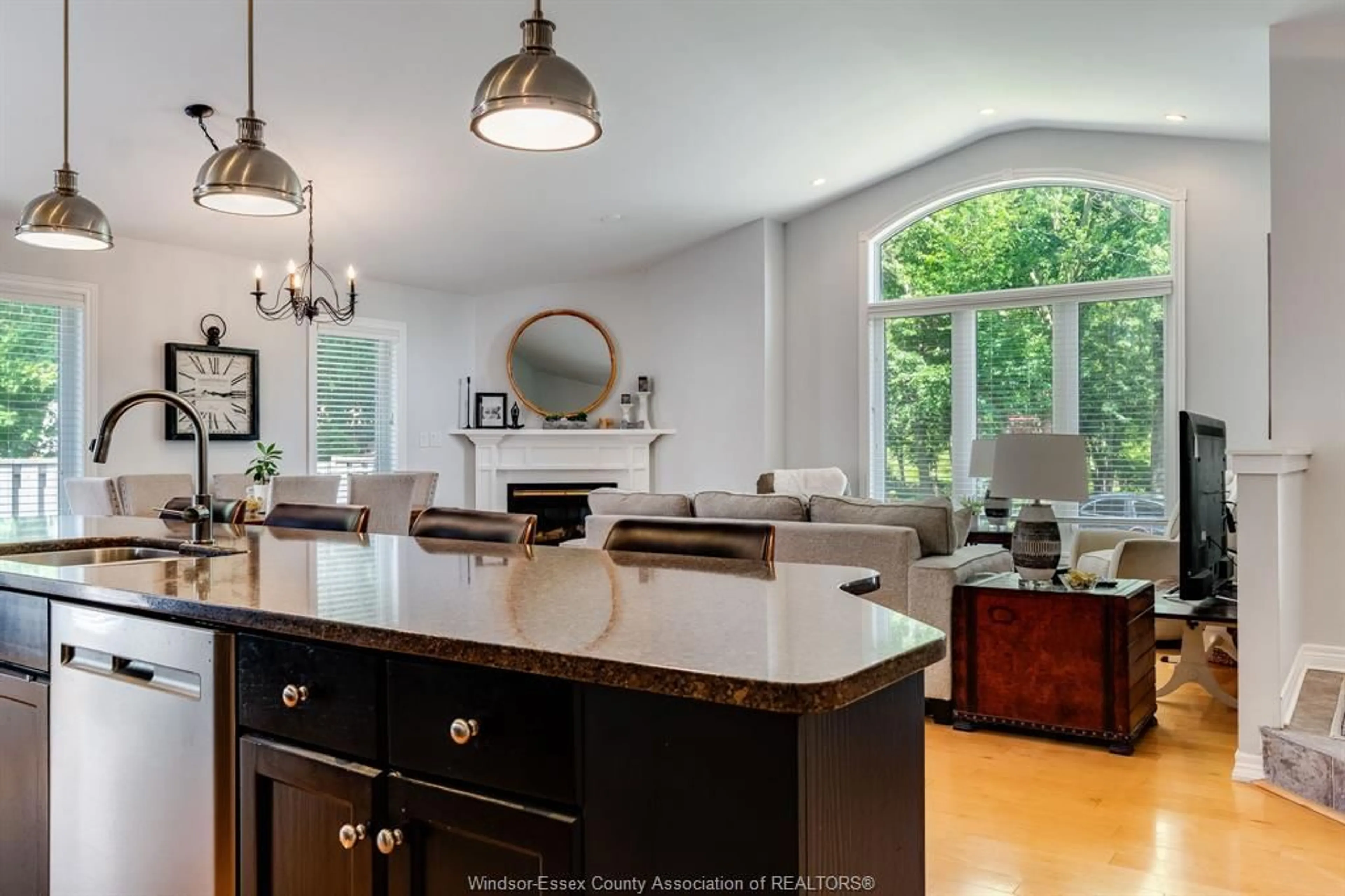 Open concept kitchen, ceramic/tile floor for 895 Malott Ave, Kingsville Ontario N9Y 3C3