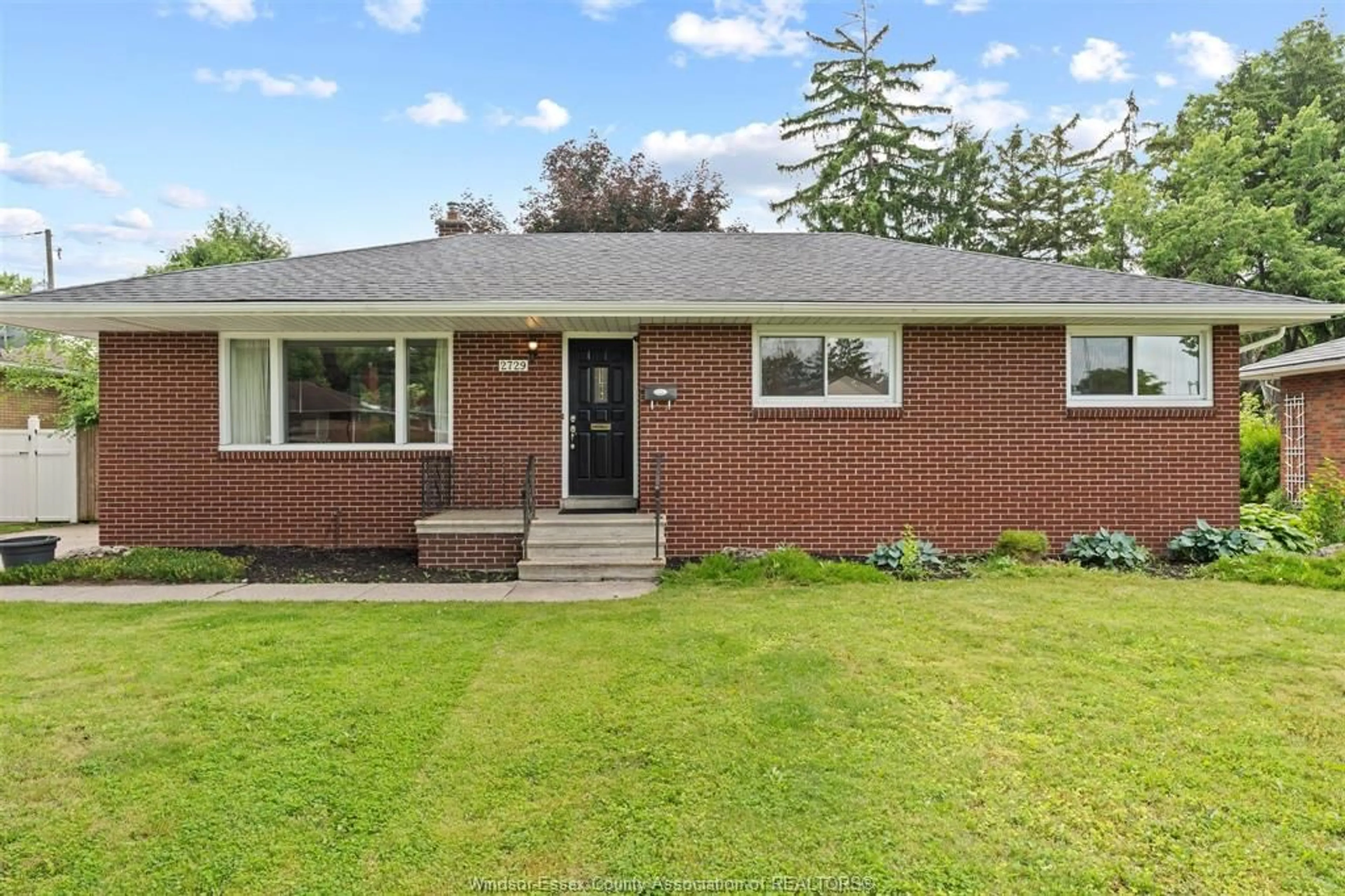 Home with brick exterior material, street for 2729 VIRGINIA Pk, Windsor Ontario N9E 2B6