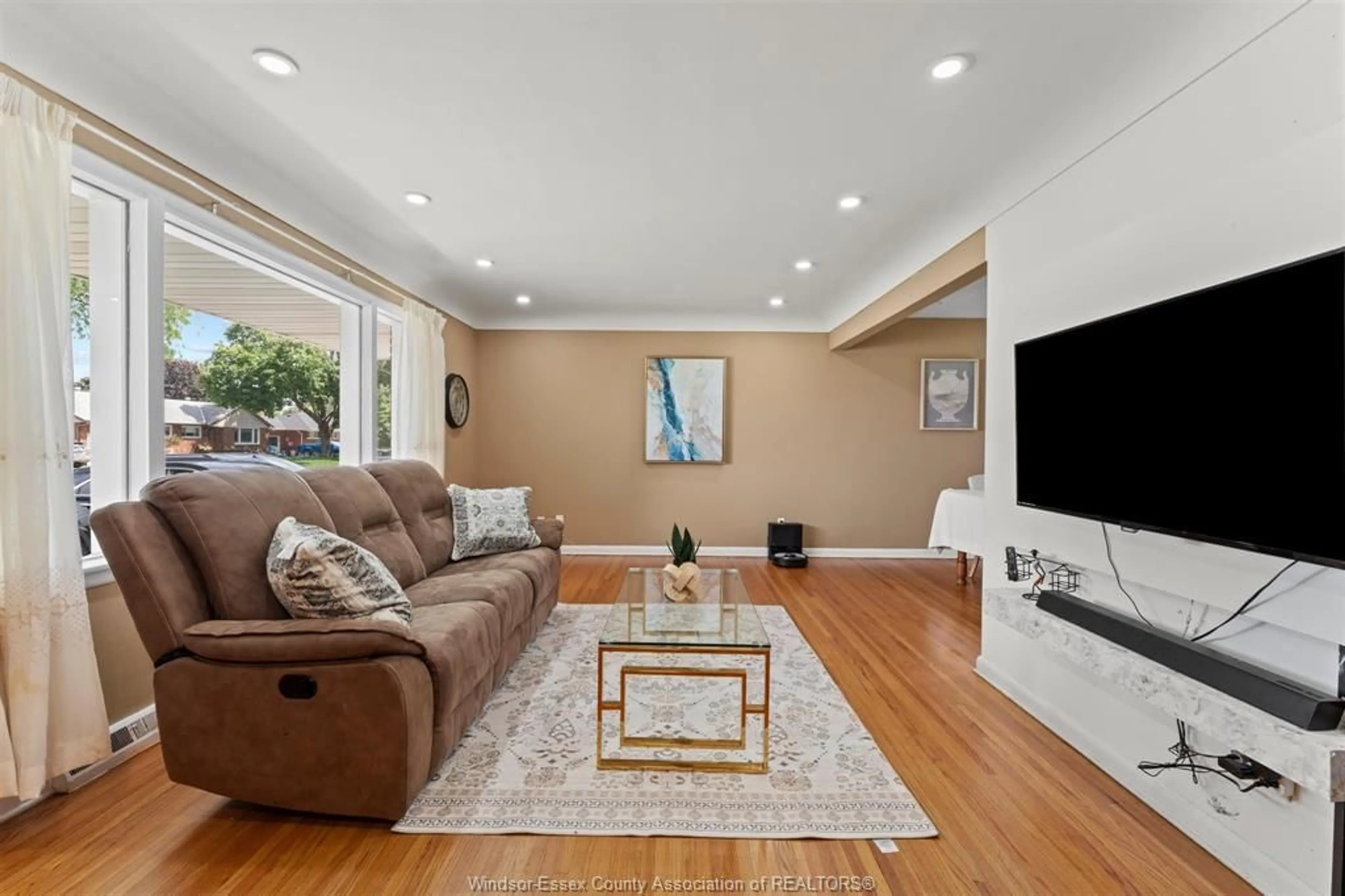 Living room with furniture, unknown for 2729 VIRGINIA Pk, Windsor Ontario N9E 2B6