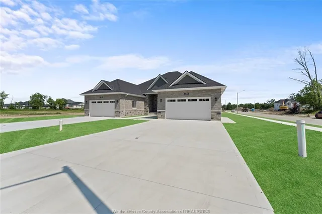 73 Belleview Dr, Cottam 3