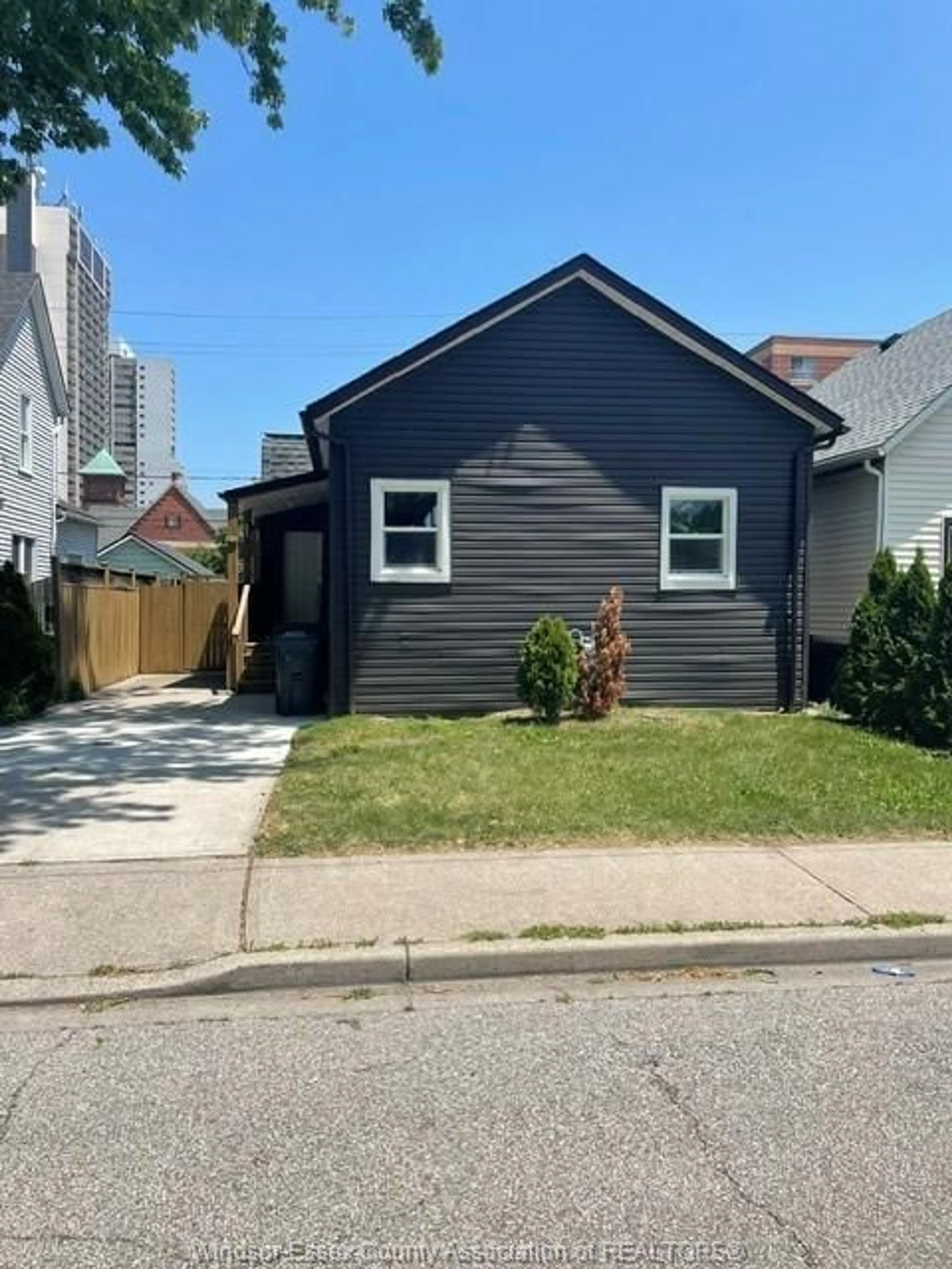 Home with vinyl exterior material, street for 442 CHURCH, Windsor Ontario N9A 4S9