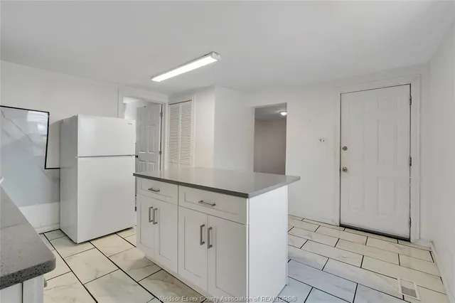 442 CHURCH, Windsor 5