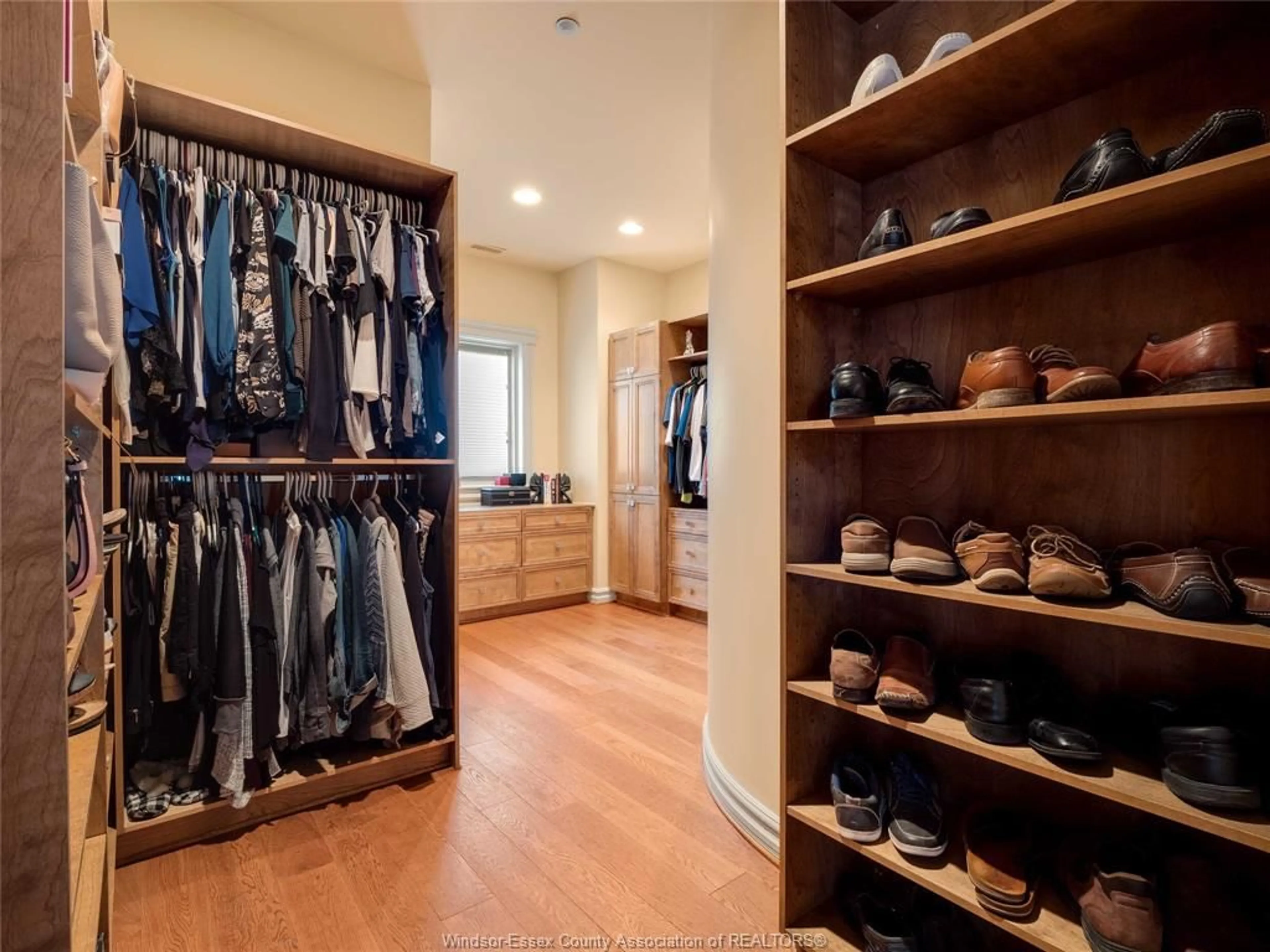 Storage room or clothes room or walk-in closet for 318 CRYSTAL BAY Dr, Amherstburg Ontario N9V 4A6