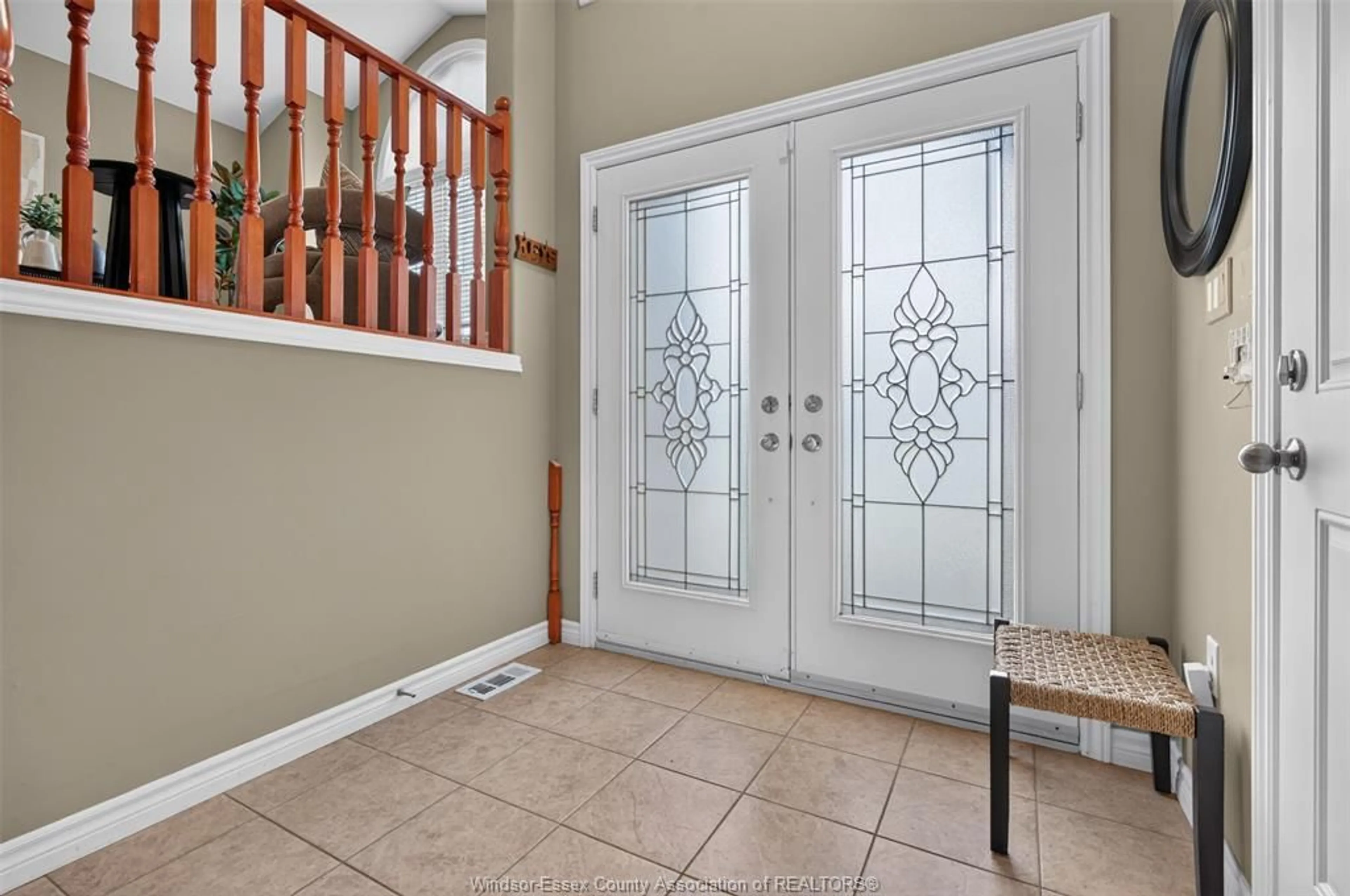 Indoor entryway for 3121 TROUP CRESCENT, Windsor Ontario N8R 0A3