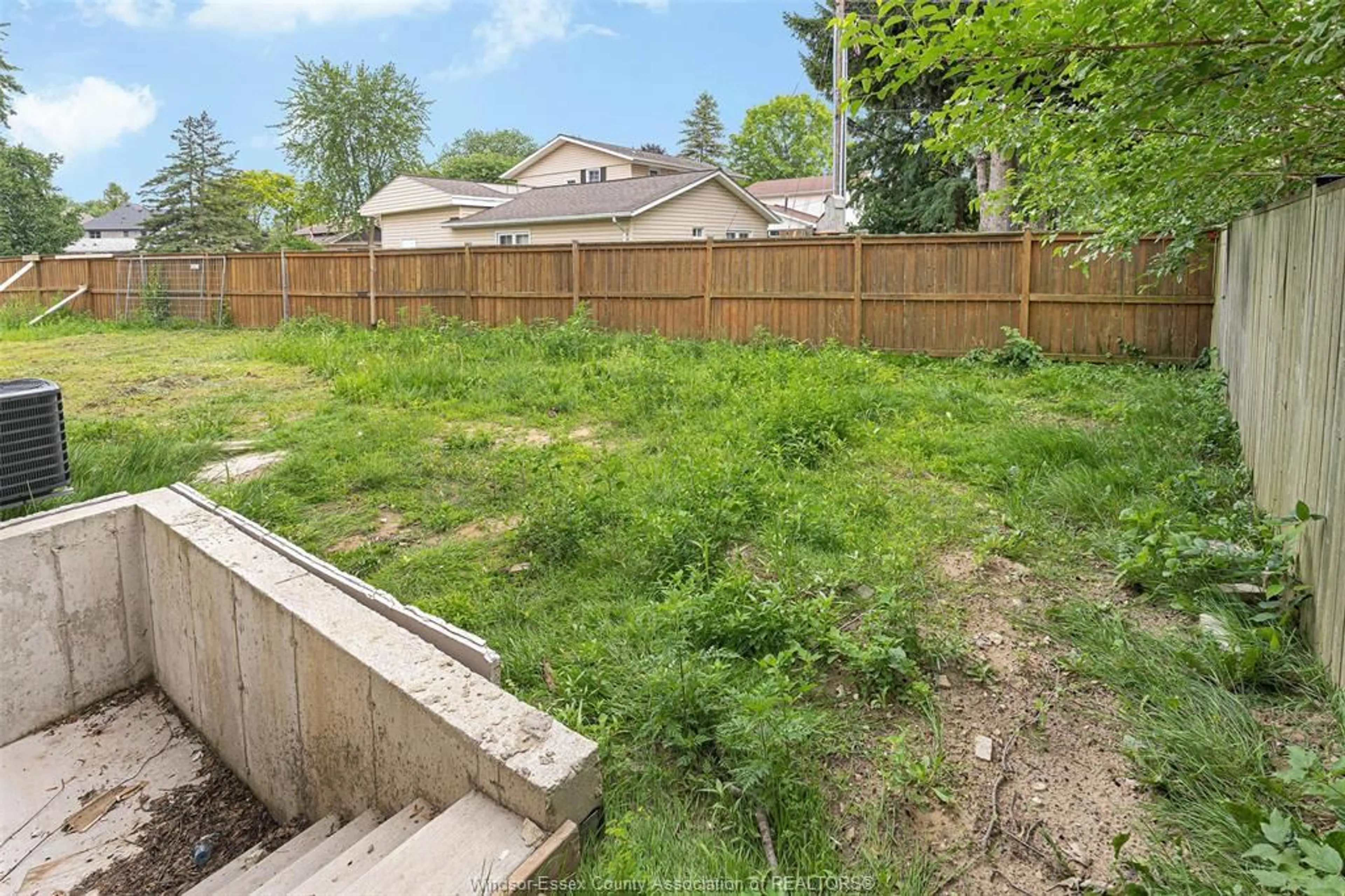 Patio, unknown for 1525 MICHIGAN Ave, LaSalle Ontario N9J 2G7