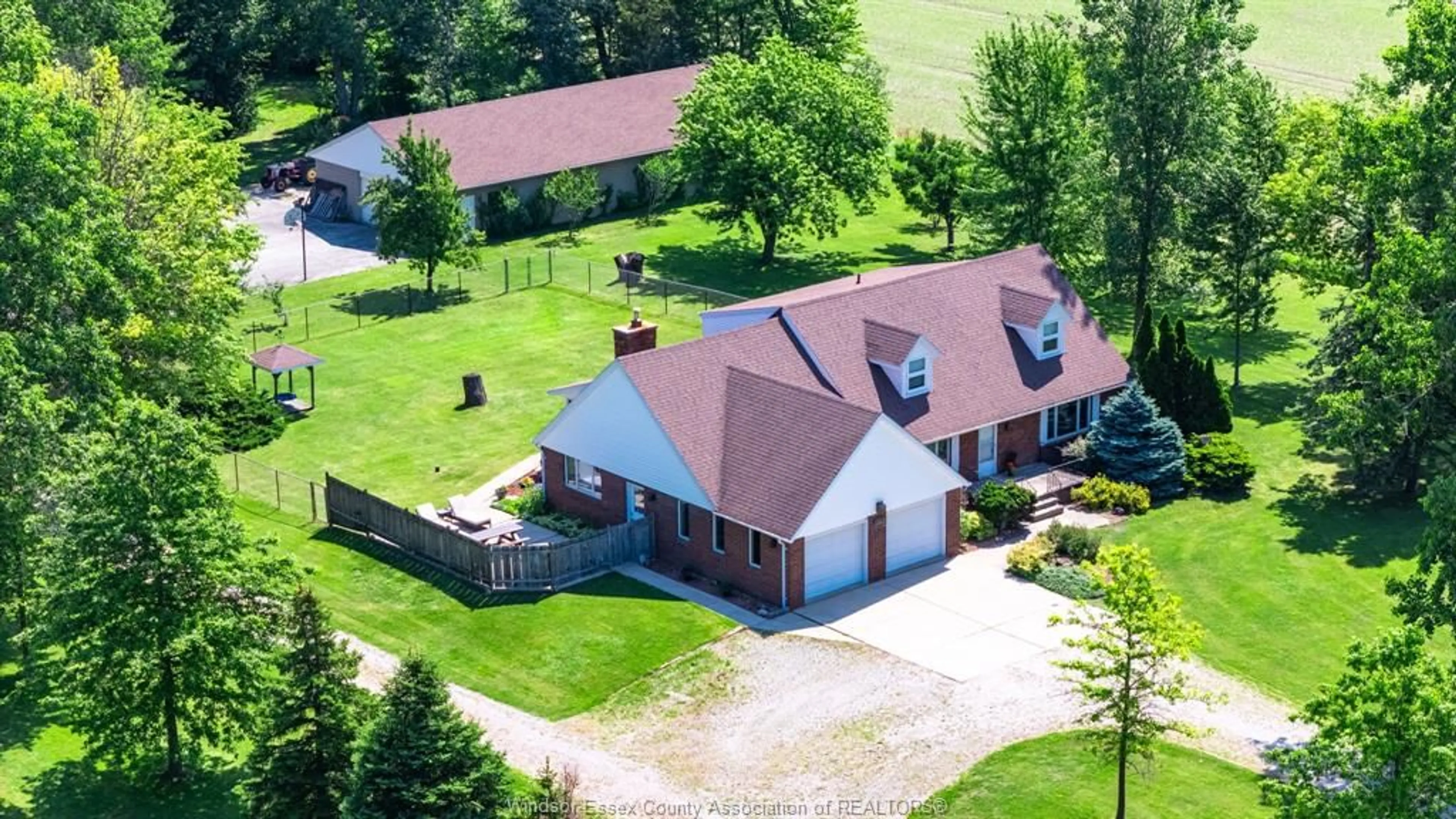 A pic from outside/outdoor area/front of a property/back of a property/a pic from drone, unknown for 383 South Talbot Rd, Kingsville Ontario N8M 2X5