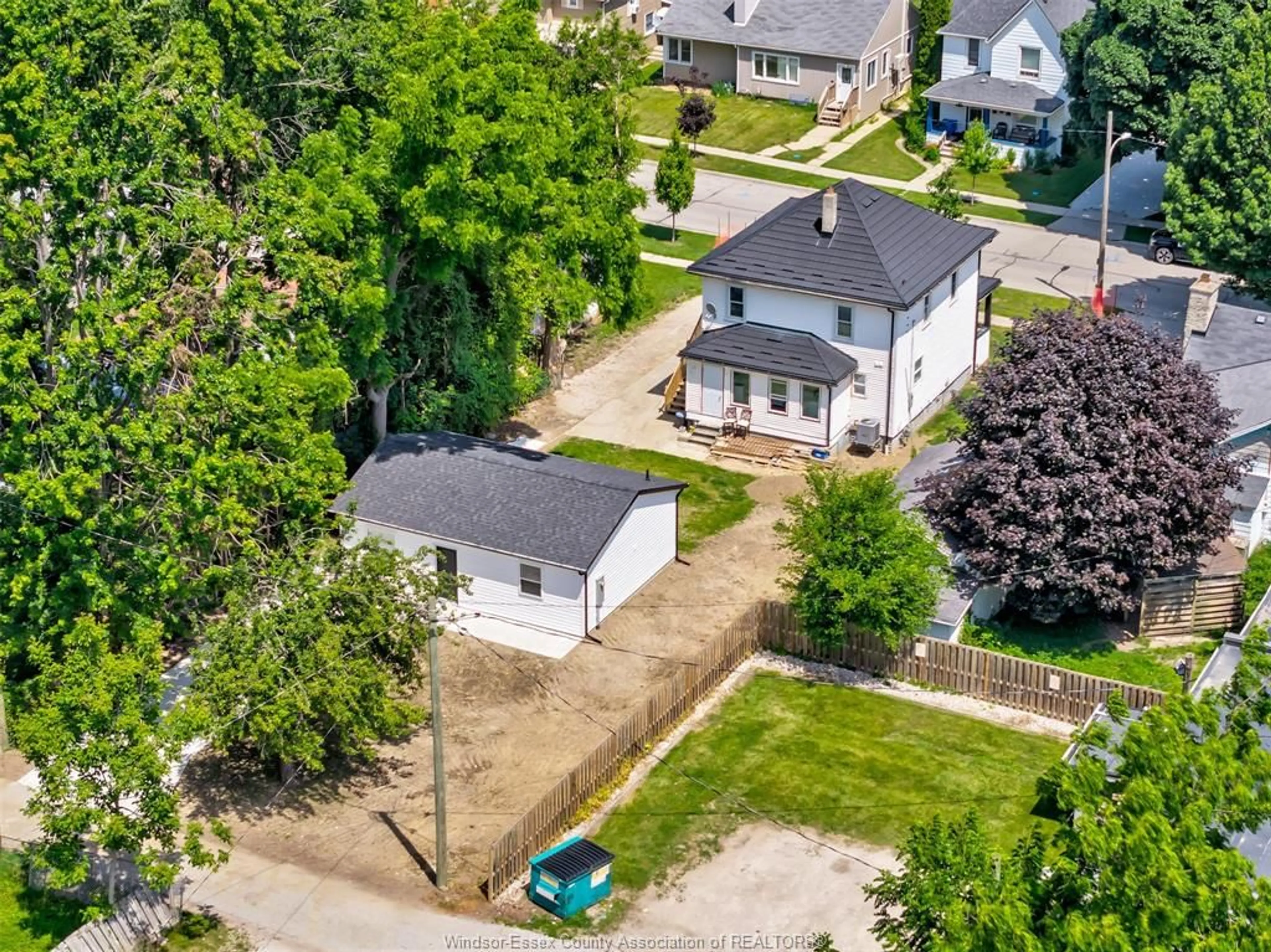 A pic from outside/outdoor area/front of a property/back of a property/a pic from drone, street for 58 MARLBOROUGH St, Leamington Ontario N8H 1W7