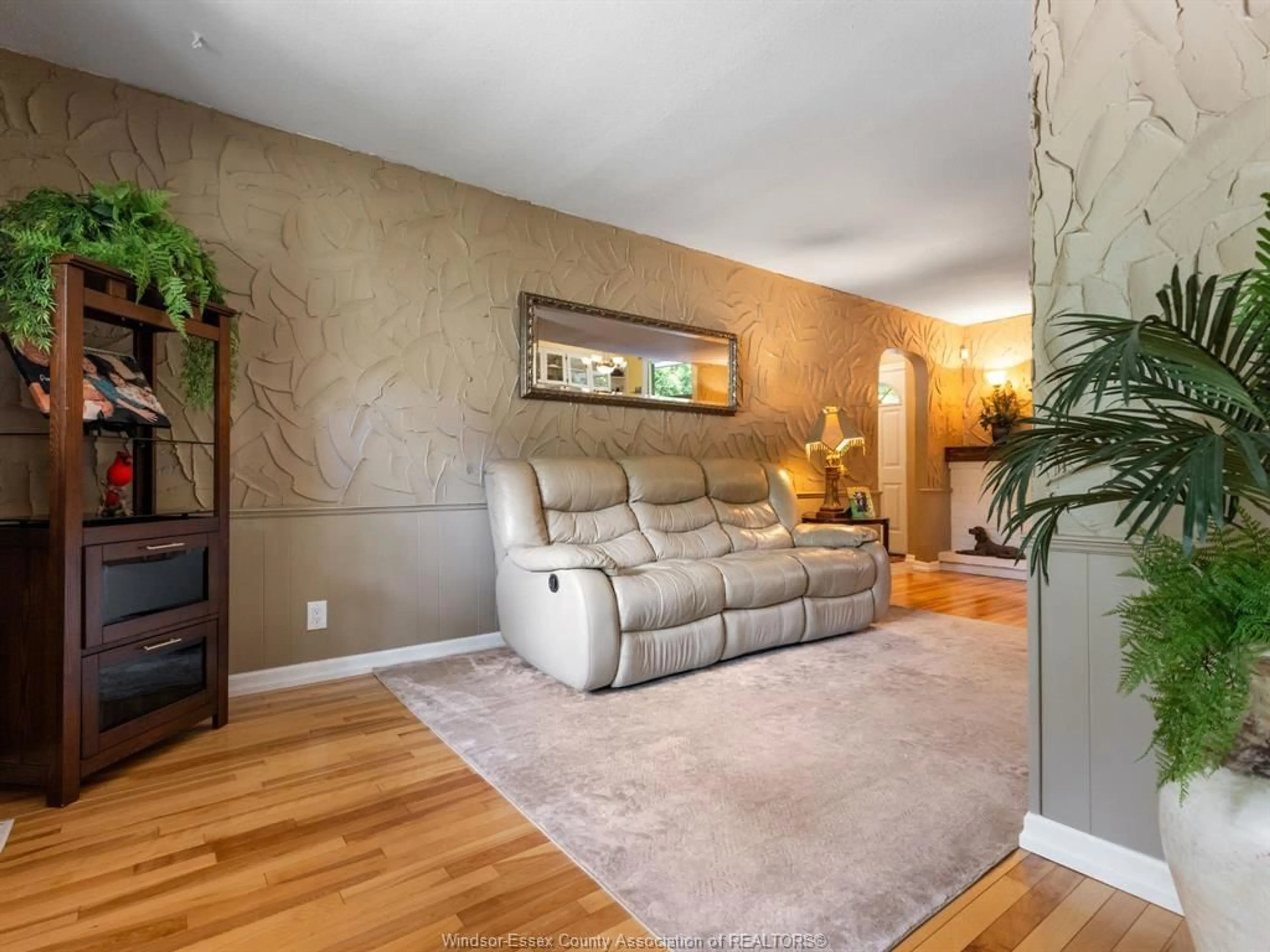 Living room with furniture, unknown for 7045 MATCHETTE Rd, LaSalle Ontario N9J 2S1