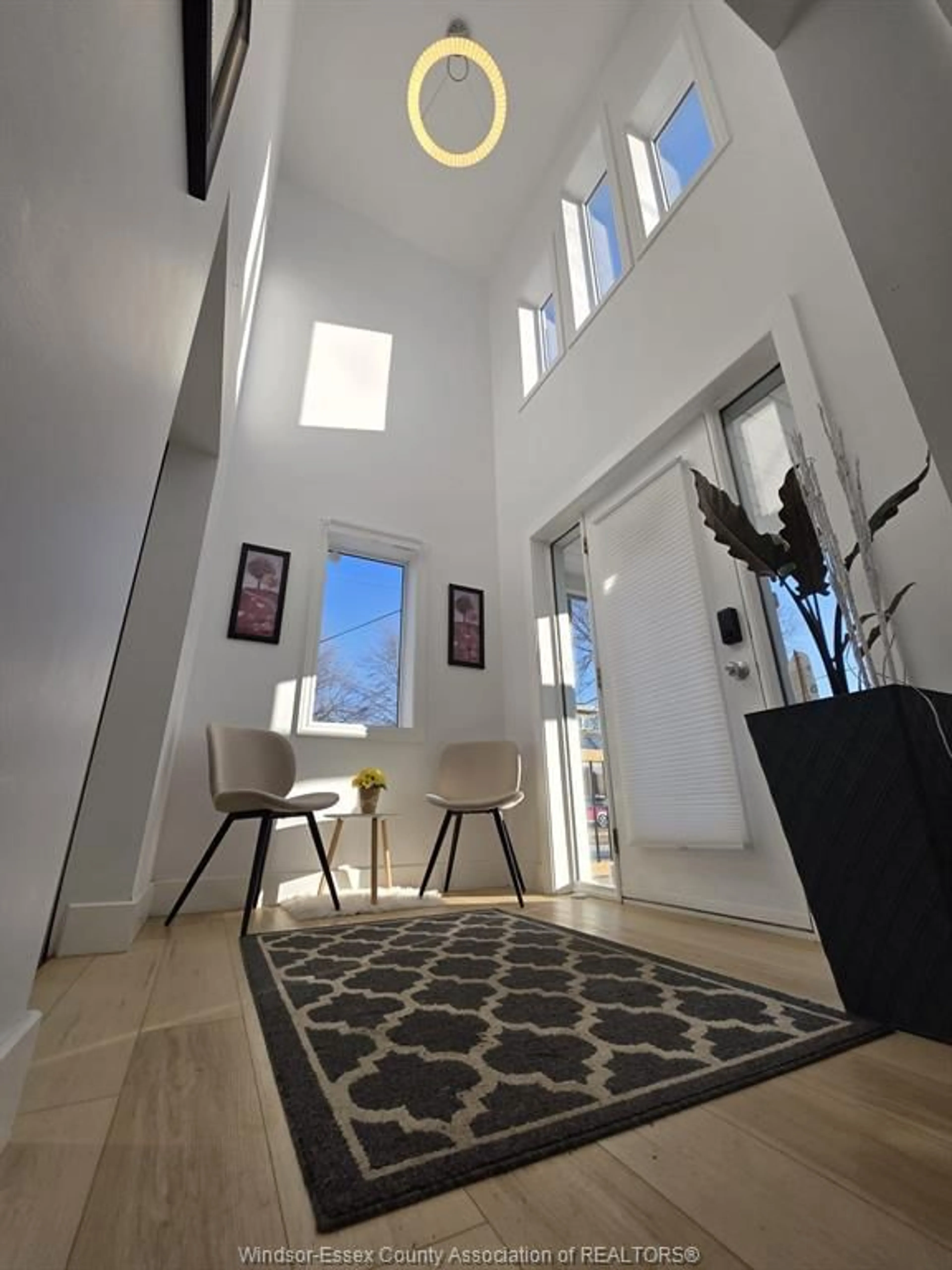 Indoor entryway for 1646 PARK, Amherstburg Ontario N9V 1V7