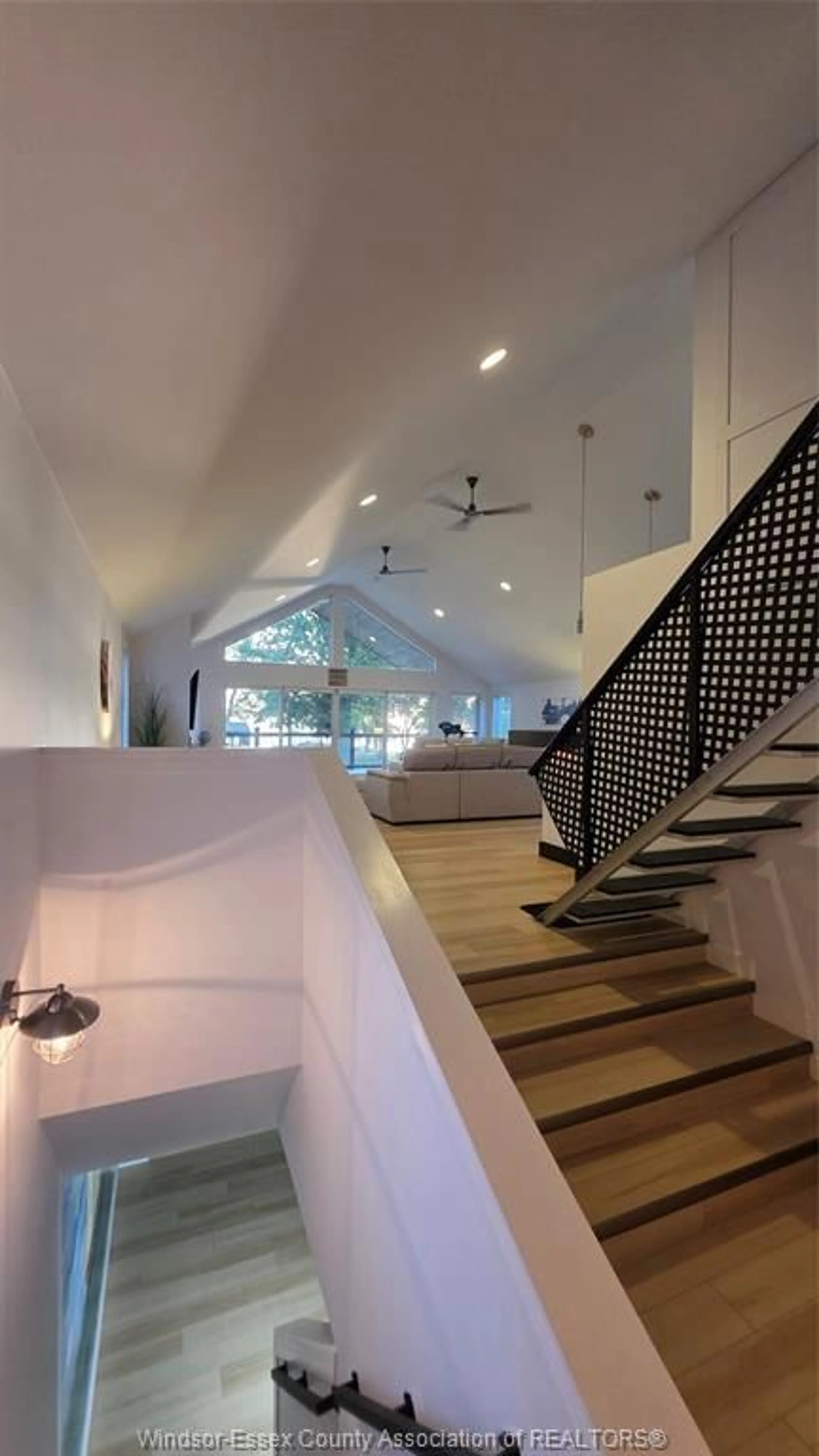 Indoor foyer for 1646 PARK, Amherstburg Ontario N9V 1V7