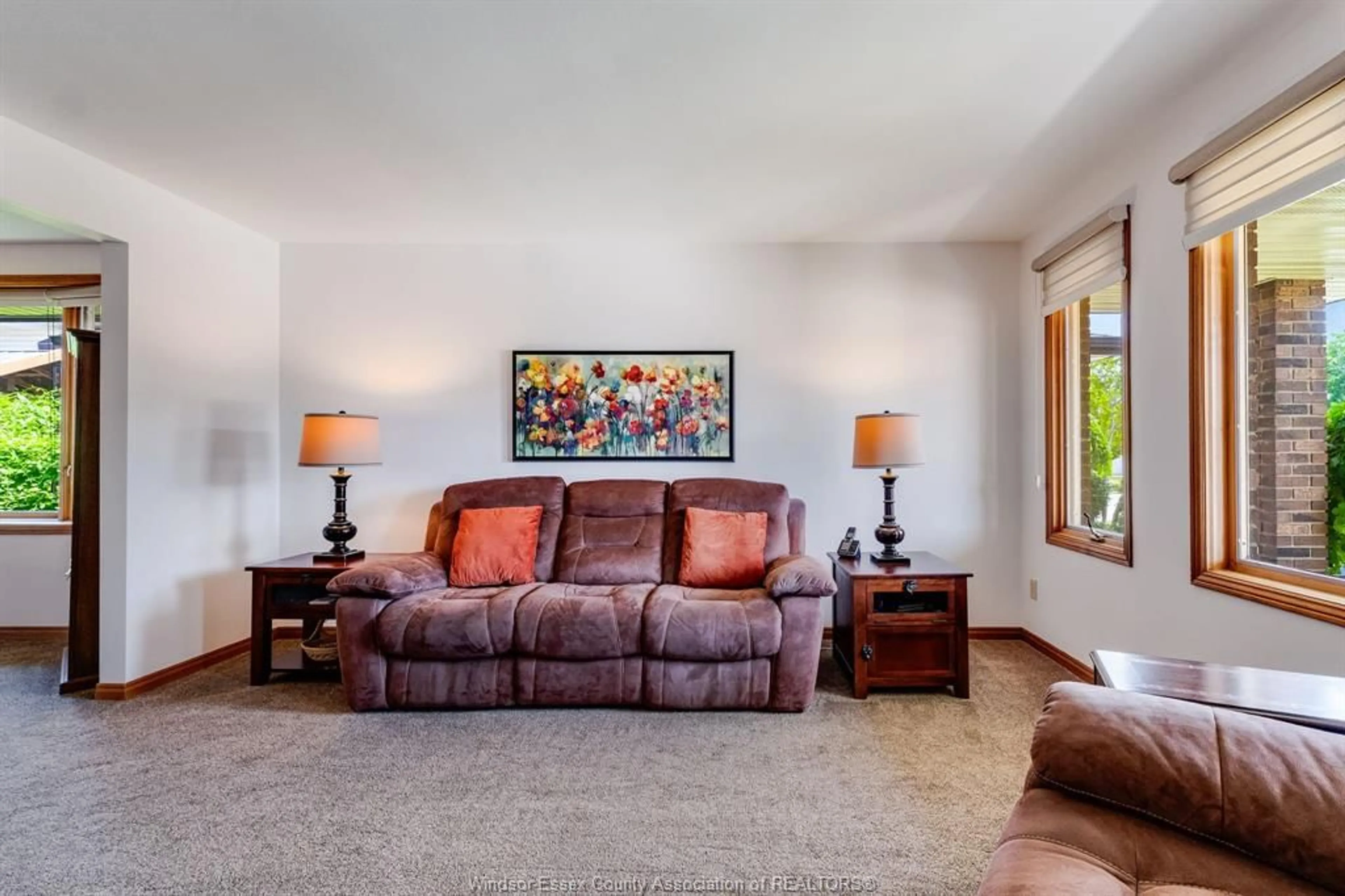 Living room with furniture, carpet floor for 8418 Kingston, Windsor Ontario N8S 4R8