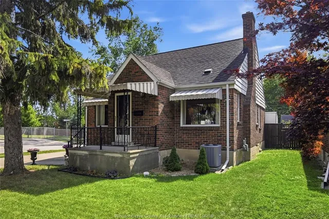 889 PATRICE Dr, Windsor 2