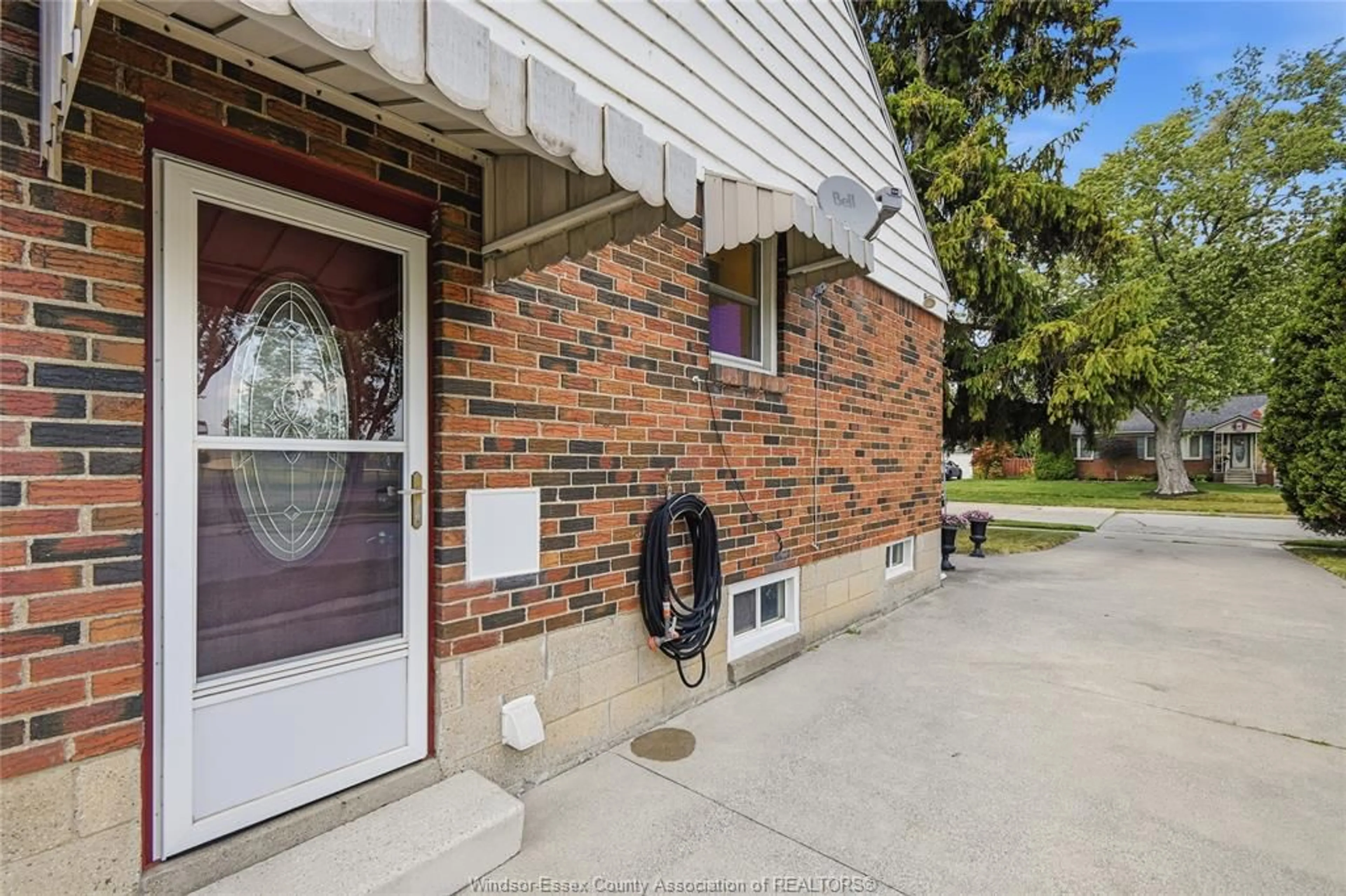 Unknown for 889 PATRICE Dr, Windsor Ontario N8S 2R7