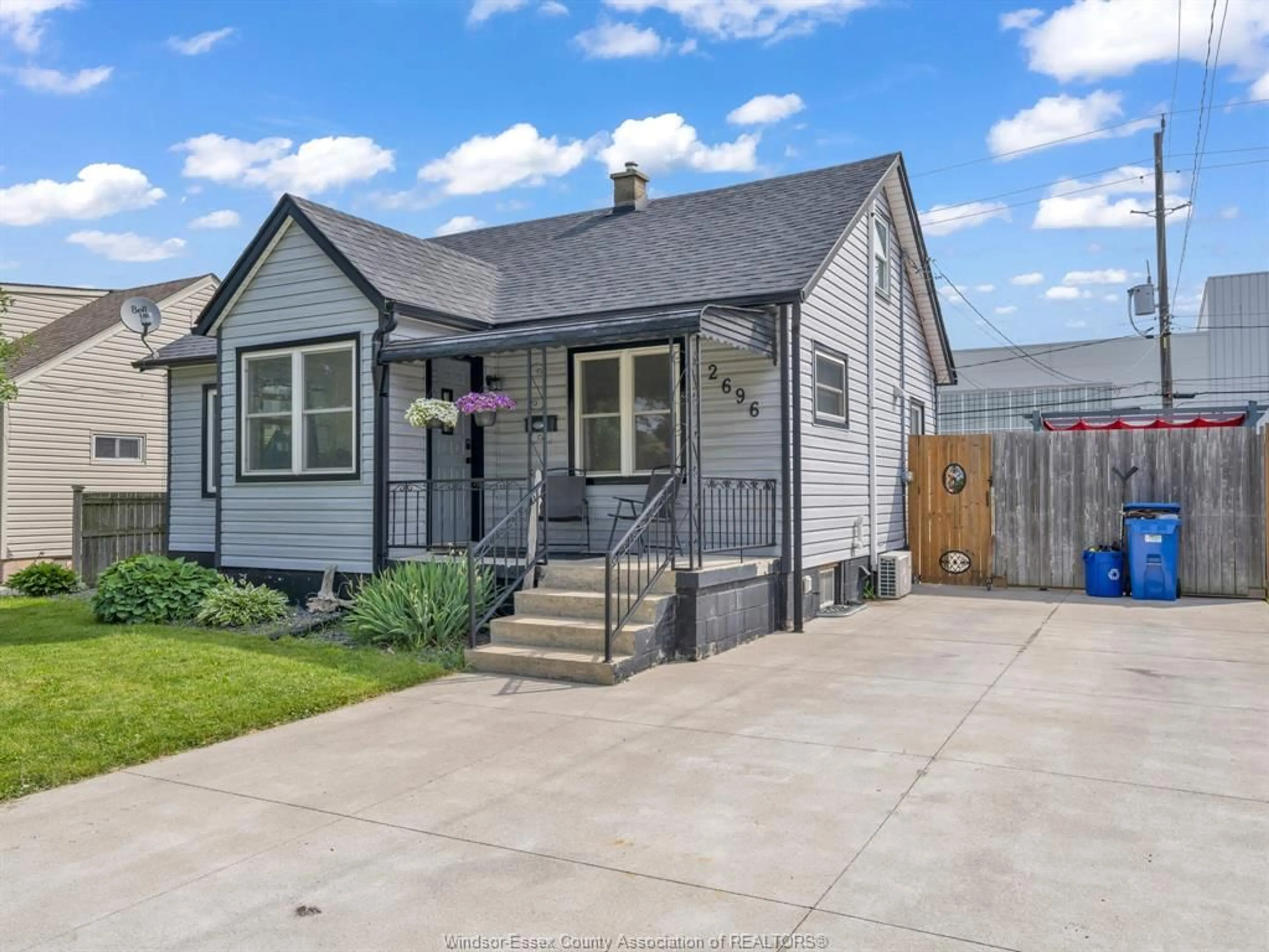 Home with vinyl exterior material, street for 2696 MELDRUM Rd, Windsor Ontario N8W 4G2