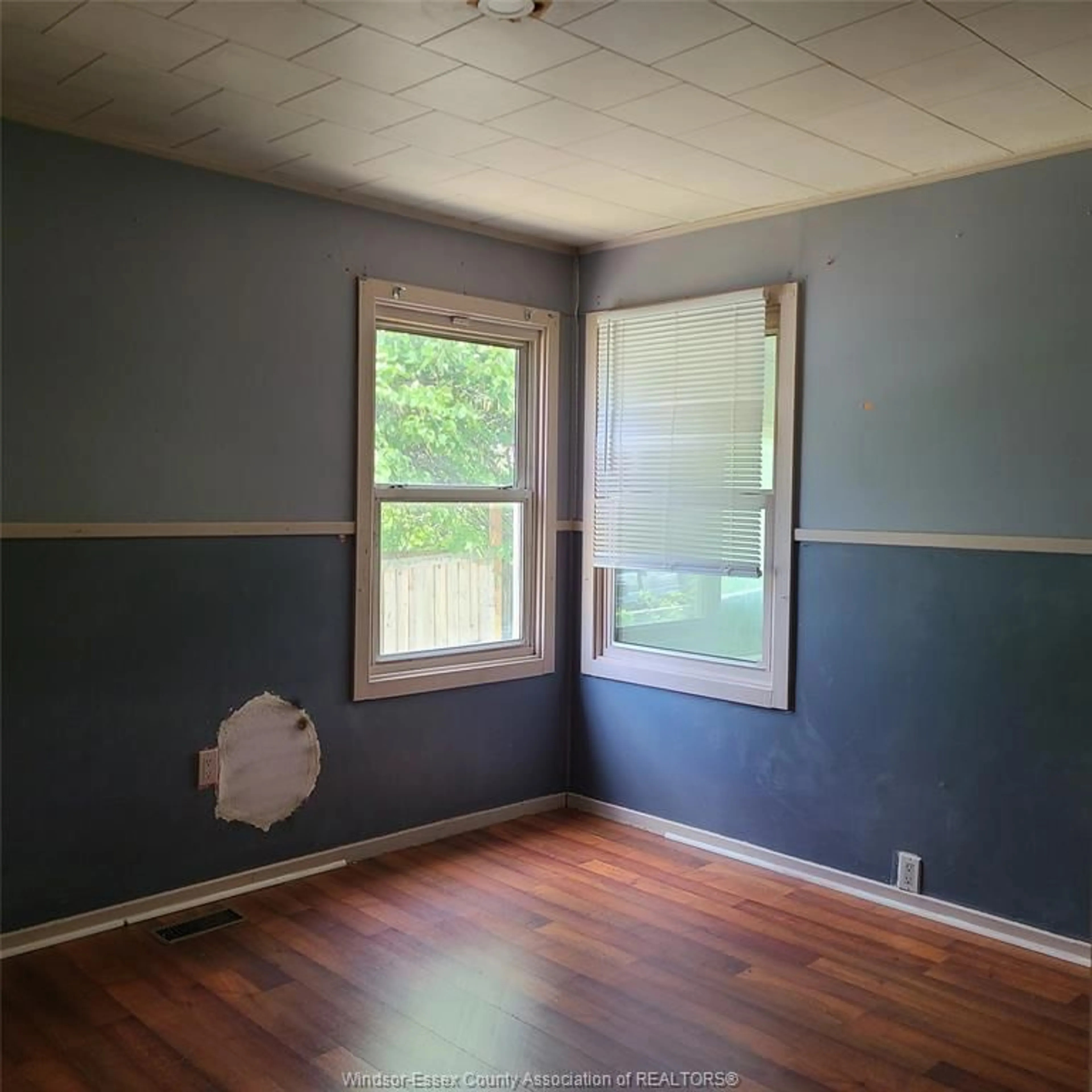 A pic of a room for 1674 Parent Ave, Windsor Ontario N8X 4K1