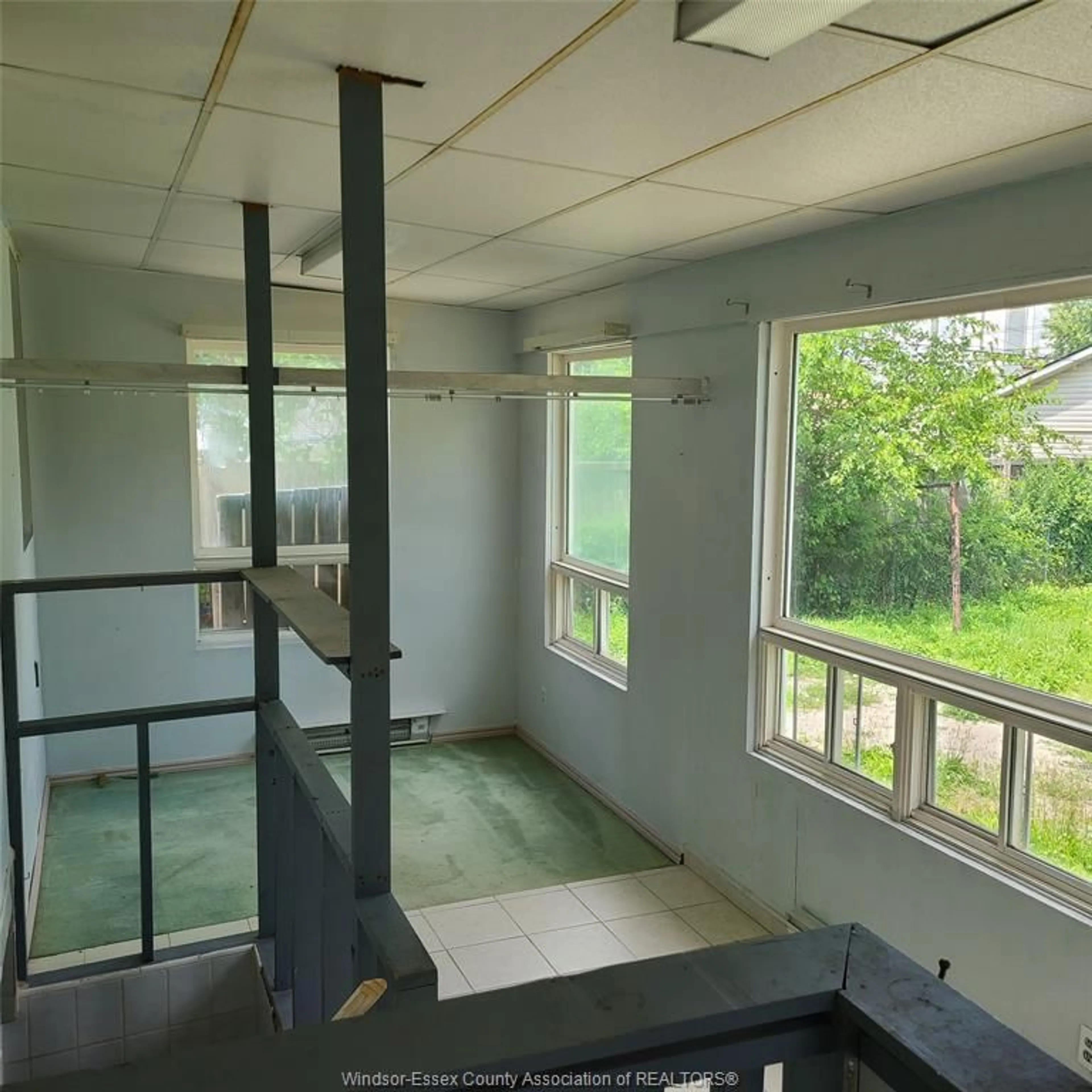 A pic of a room for 1674 Parent Ave, Windsor Ontario N8X 4K1