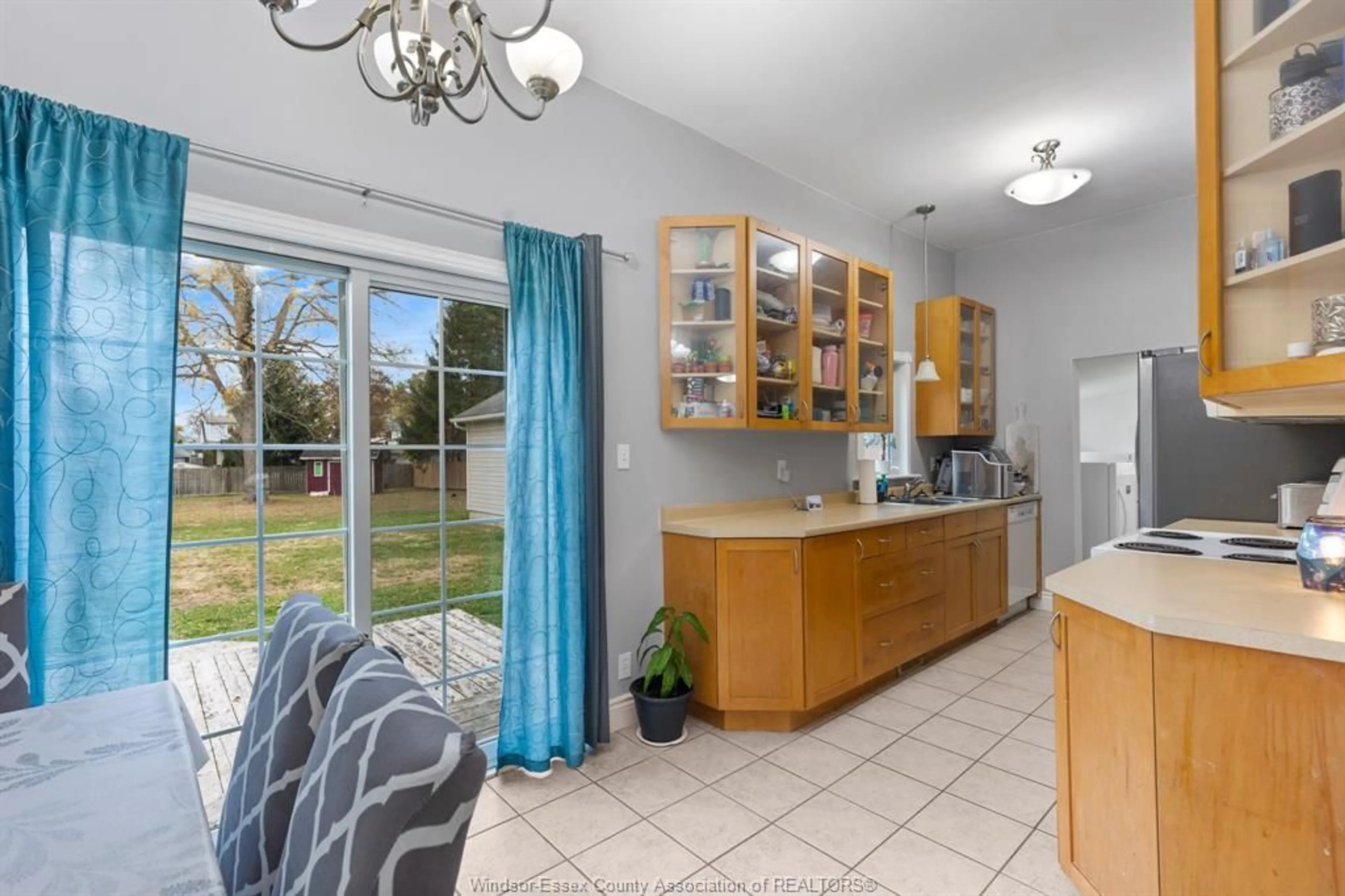 Open concept kitchen, ceramic/tile floor for 576 Ducharme, Windsor Ontario N9G 1K4
