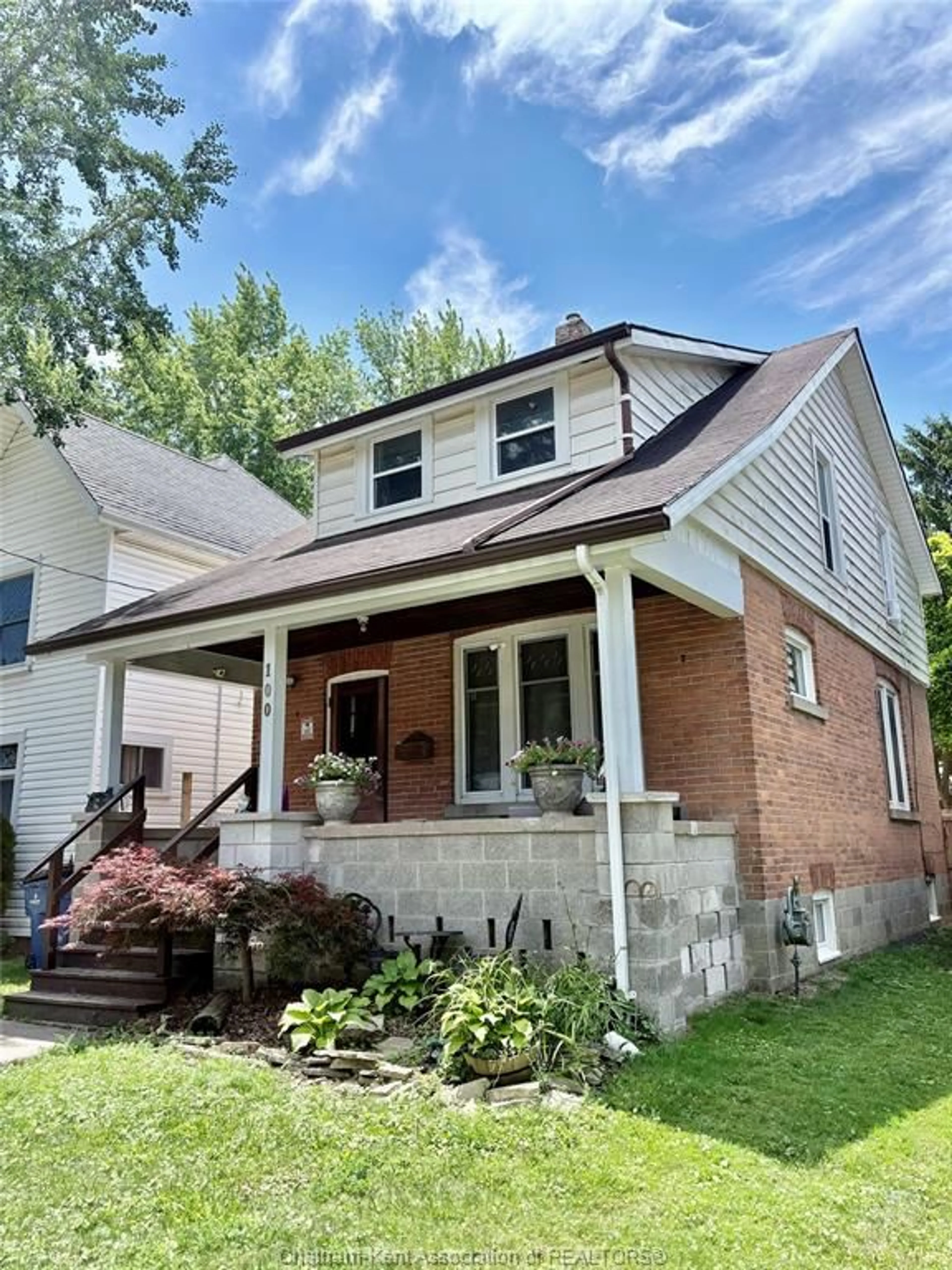 Home with brick exterior material, street for 100 JOSEPH St, Chatham Ontario N7L 3G9