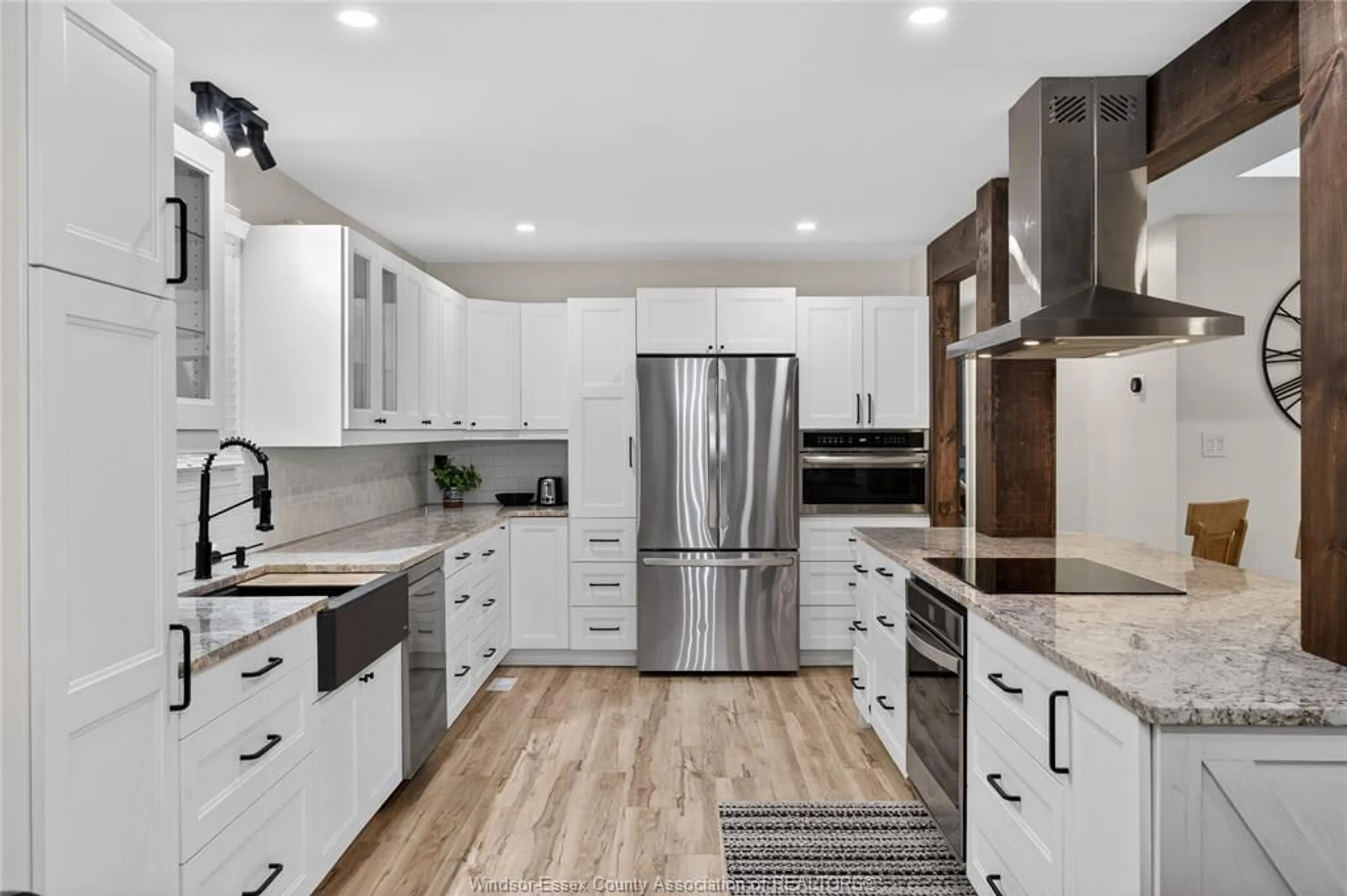 Contemporary kitchen, unknown for 8492 Jerome, Windsor Ontario N8S 4S1
