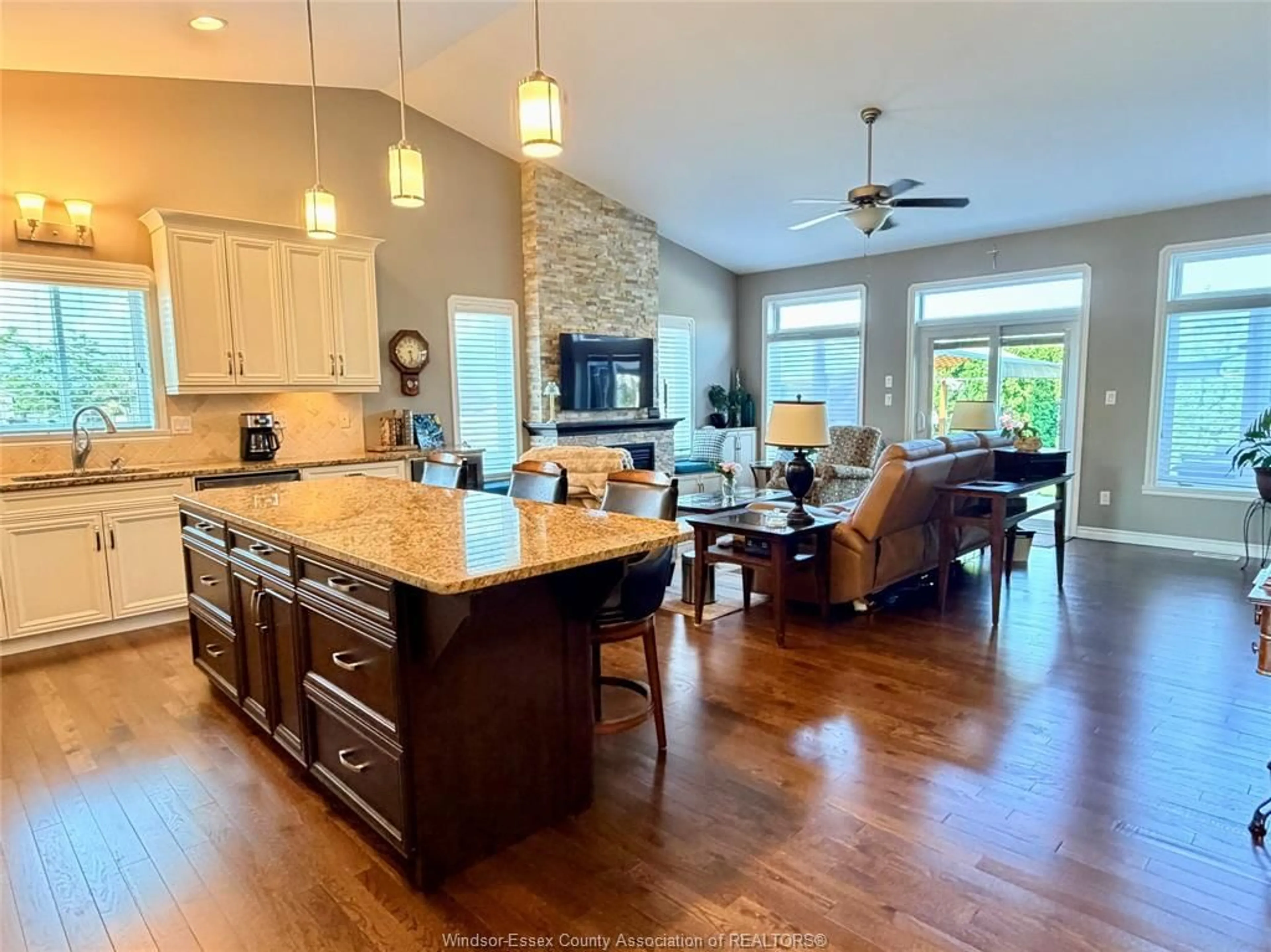 Open concept kitchen, unknown for 1340 ASPENSHORE Ave, Windsor Ontario N8P 1Y4