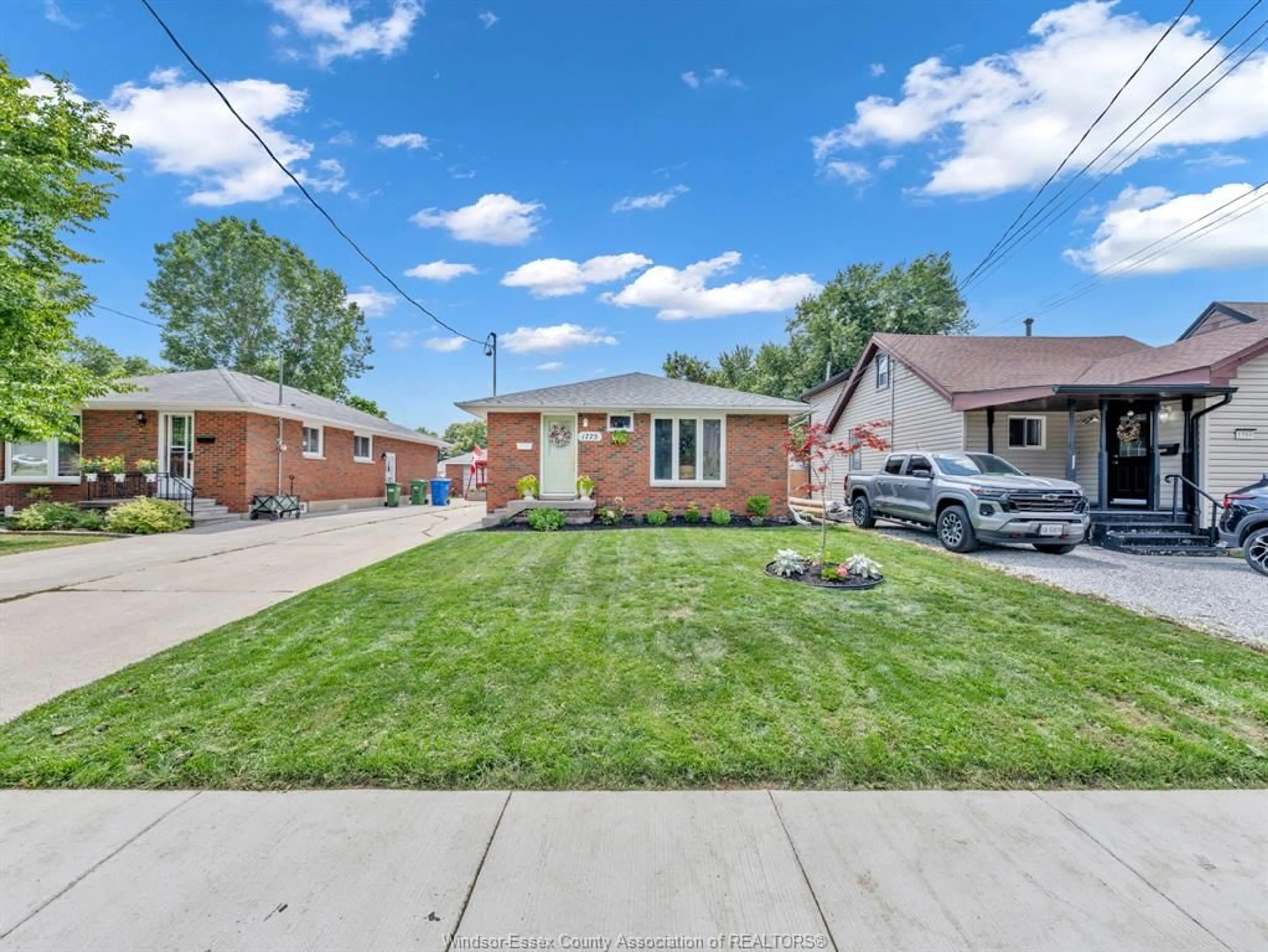A pic from outside/outdoor area/front of a property/back of a property/a pic from drone, street for 1775 BALFOUR, Windsor Ontario N8T 2S2
