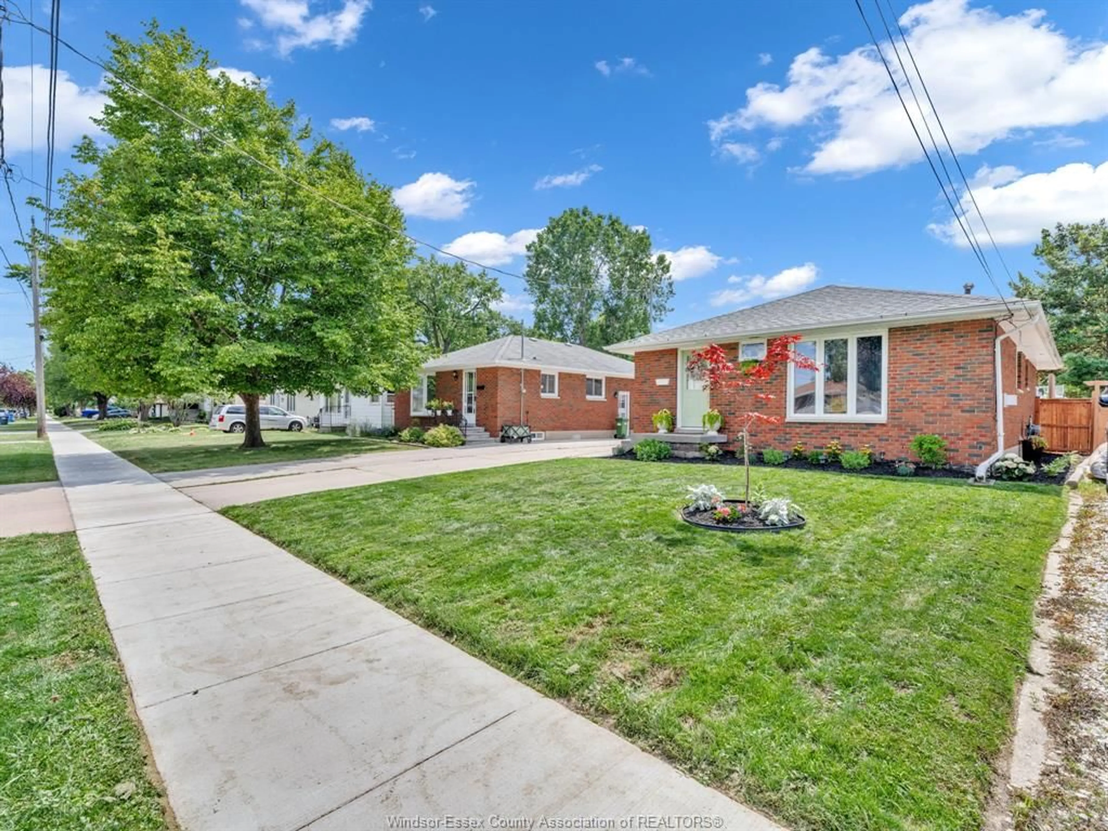 A pic from outside/outdoor area/front of a property/back of a property/a pic from drone, street for 1775 BALFOUR, Windsor Ontario N8T 2S2