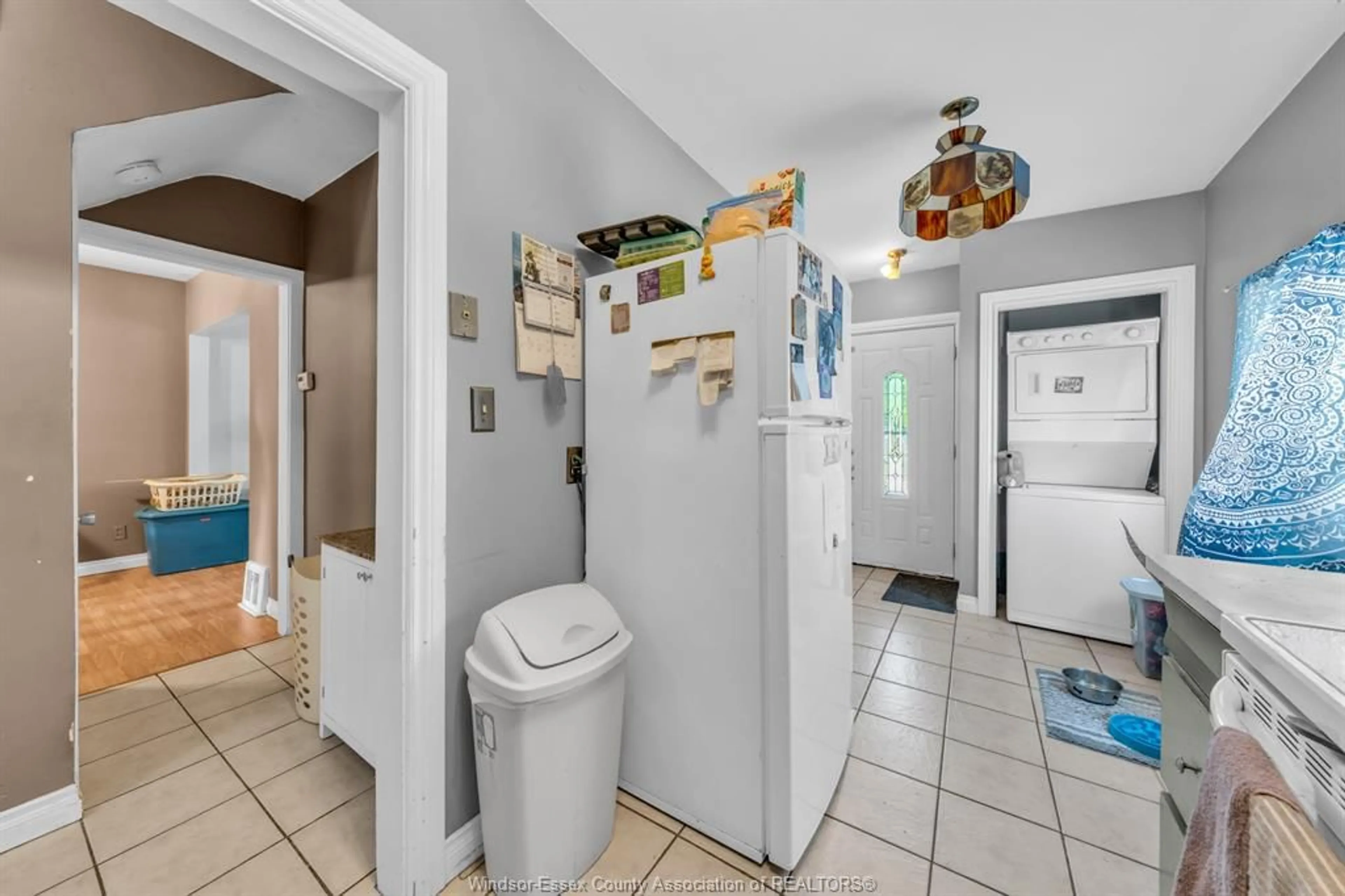 Standard bathroom, ceramic/tile floor for 1854 Byng Rd, Windsor Ontario N8W 3C9