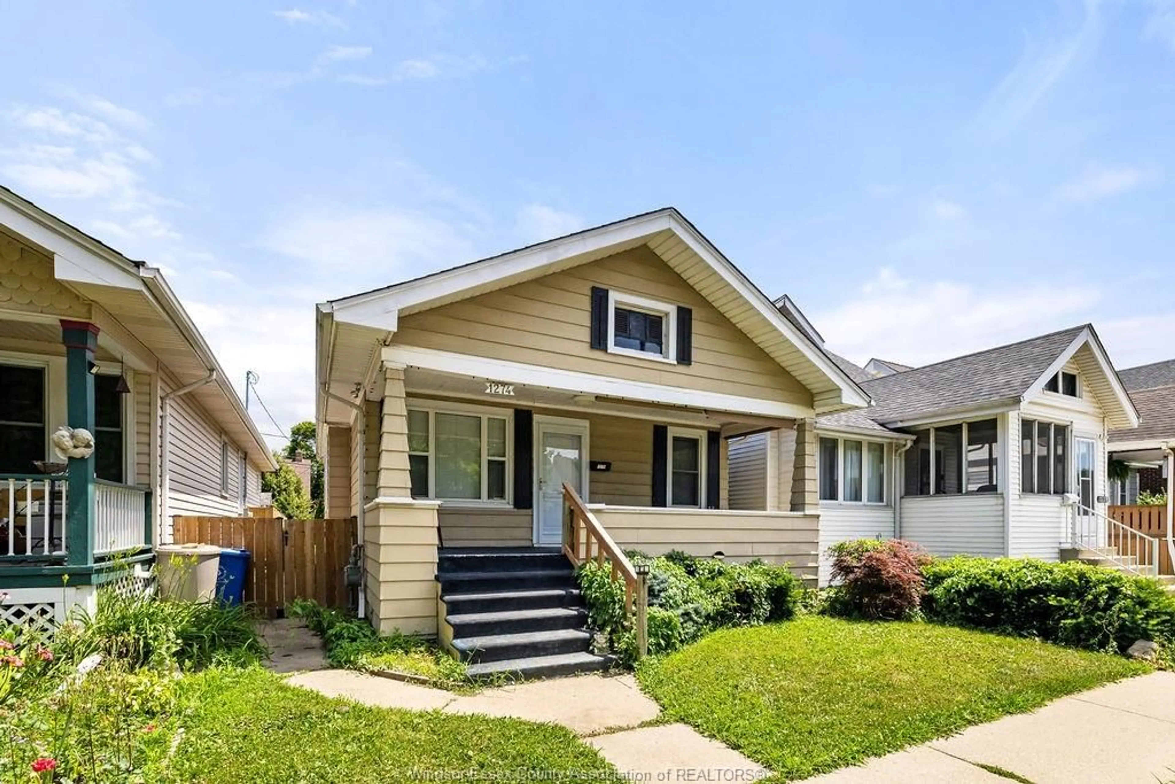 Home with vinyl exterior material, street for 1274 WINDERMERE, Windsor Ontario N8Y 3E8