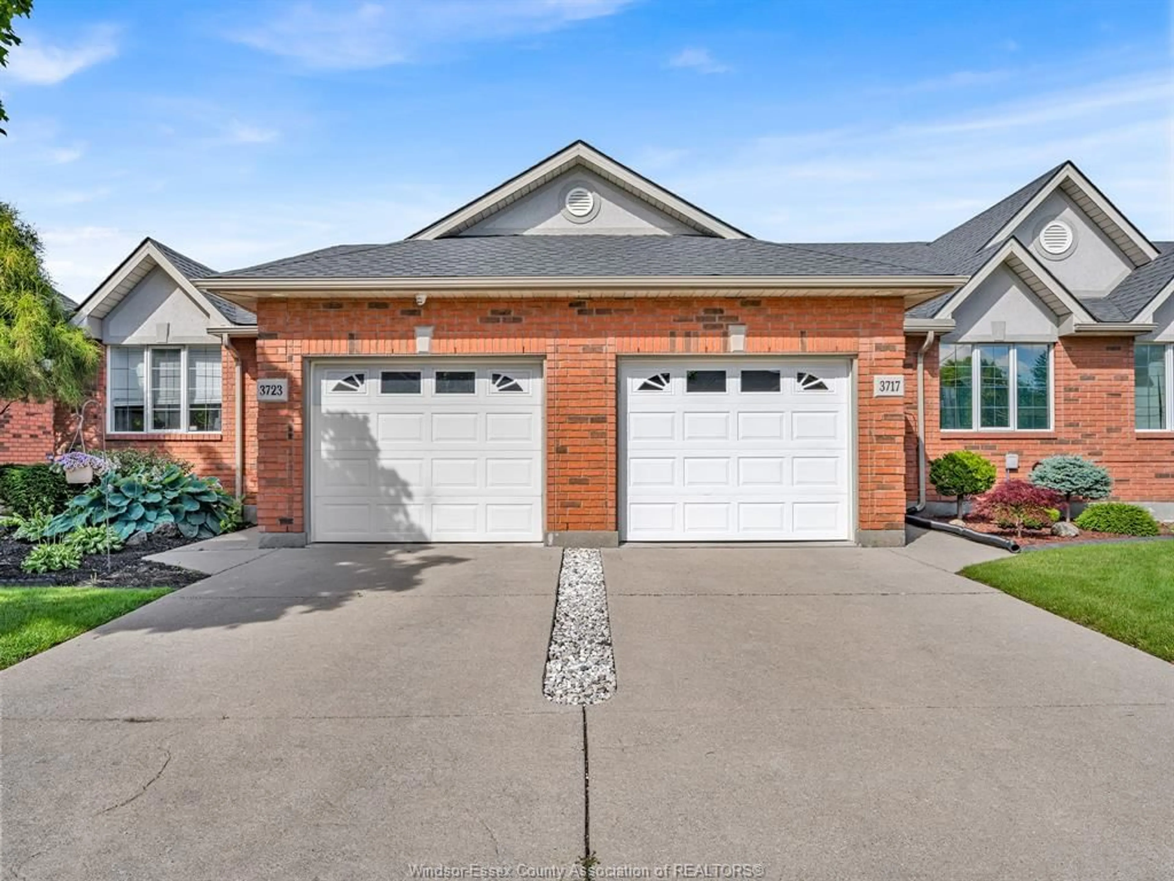 Home with brick exterior material, street for 3723 PRAIRIE Crt, Windsor Ontario N9G 2X4