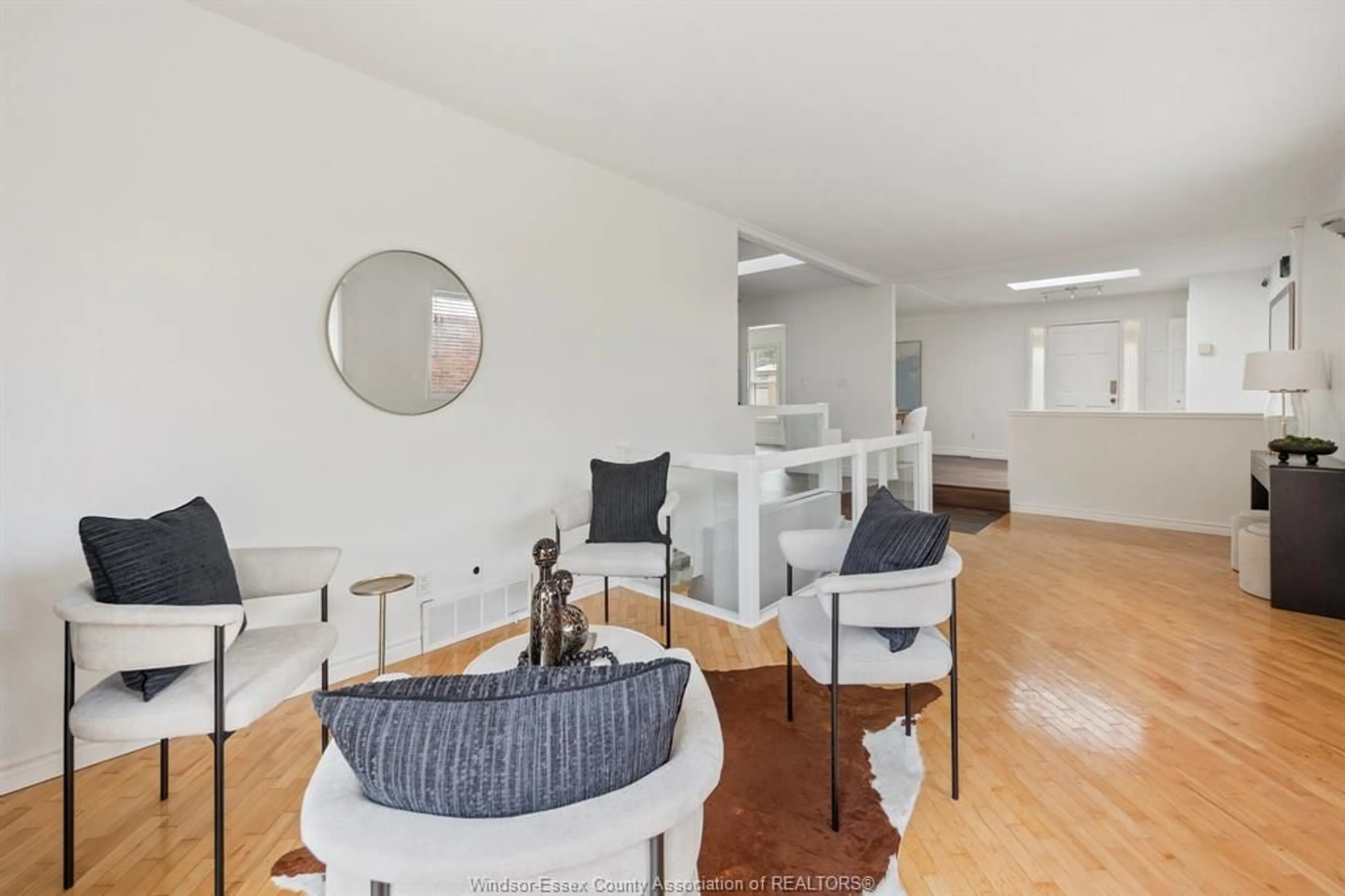 Living room with furniture, unknown for 850 GREENDALE Dr, Windsor Ontario N8S 4B1