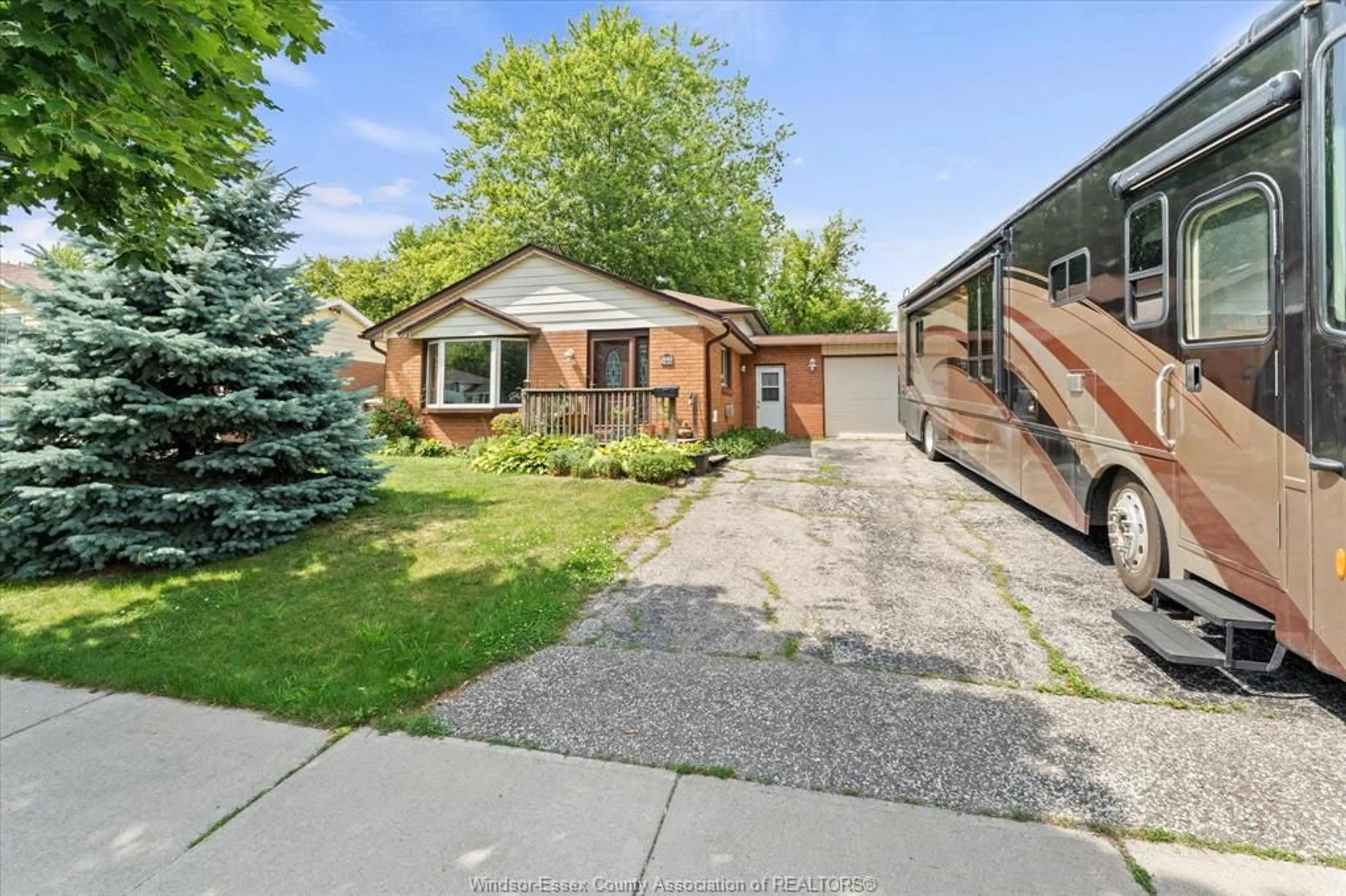 Home with brick exterior material, street for 280 PICKERING, Amherstburg Ontario N9V 1R6