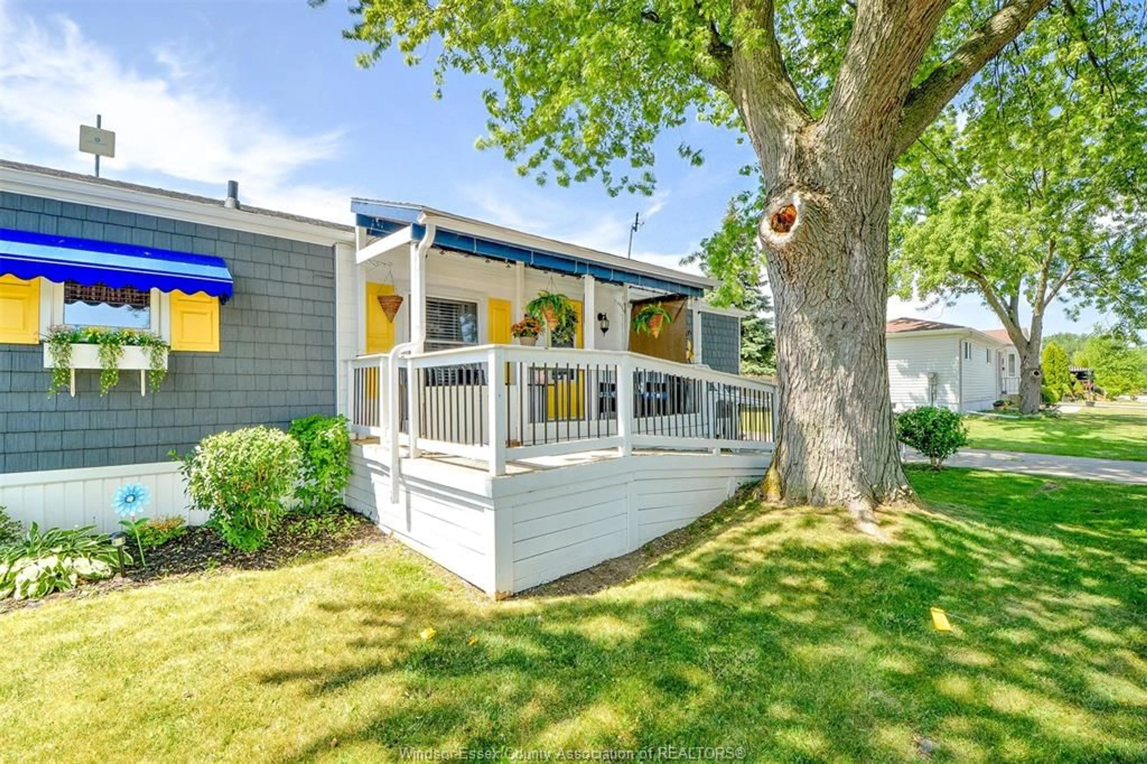 Patio, street for 54 MALDEN HILL, Amherstburg Ontario N9V 3E1