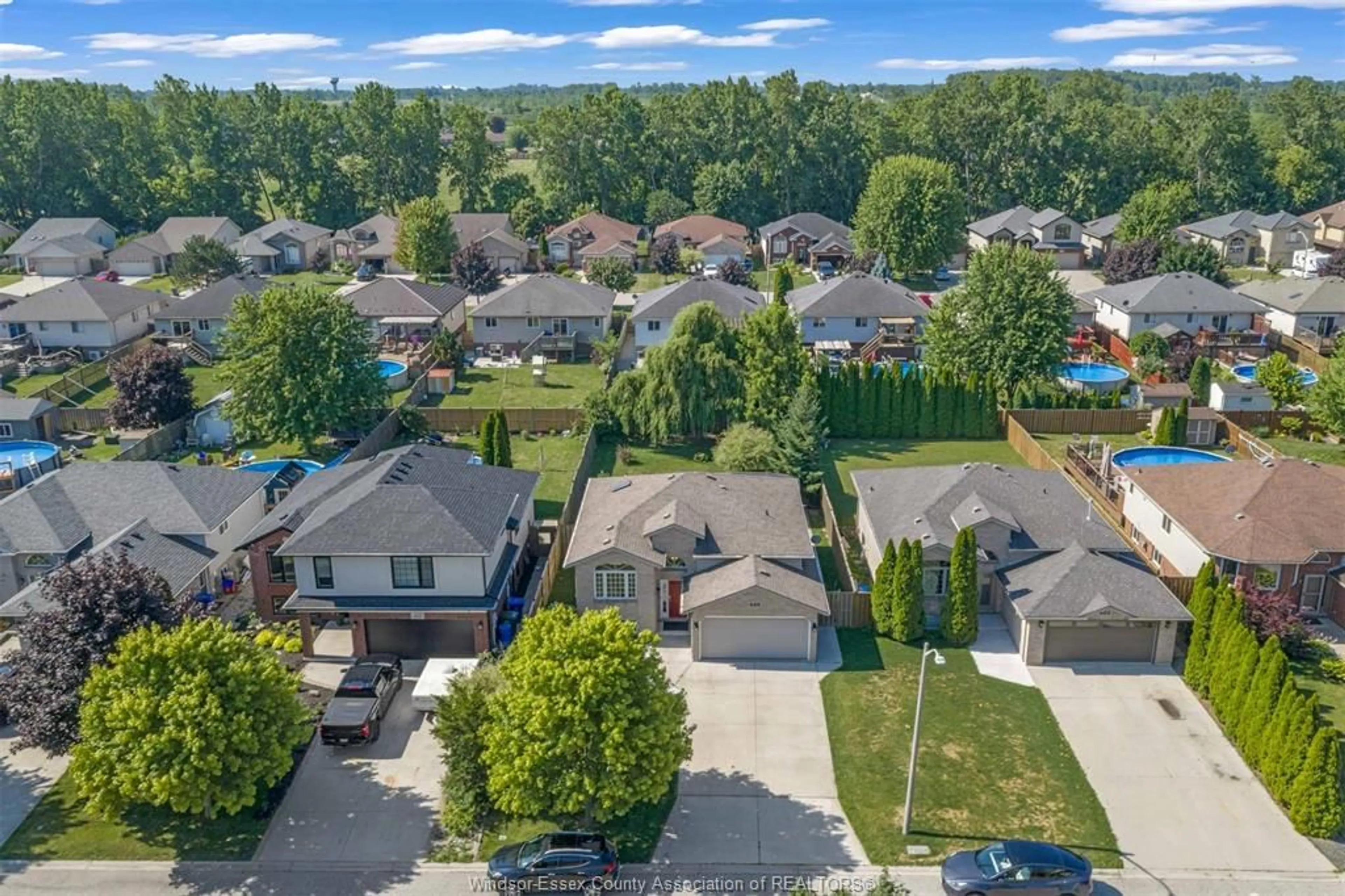 A pic from outside/outdoor area/front of a property/back of a property/a pic from drone, street for 429 McLellan Ave, Amherstburg Ontario N9V 4C8