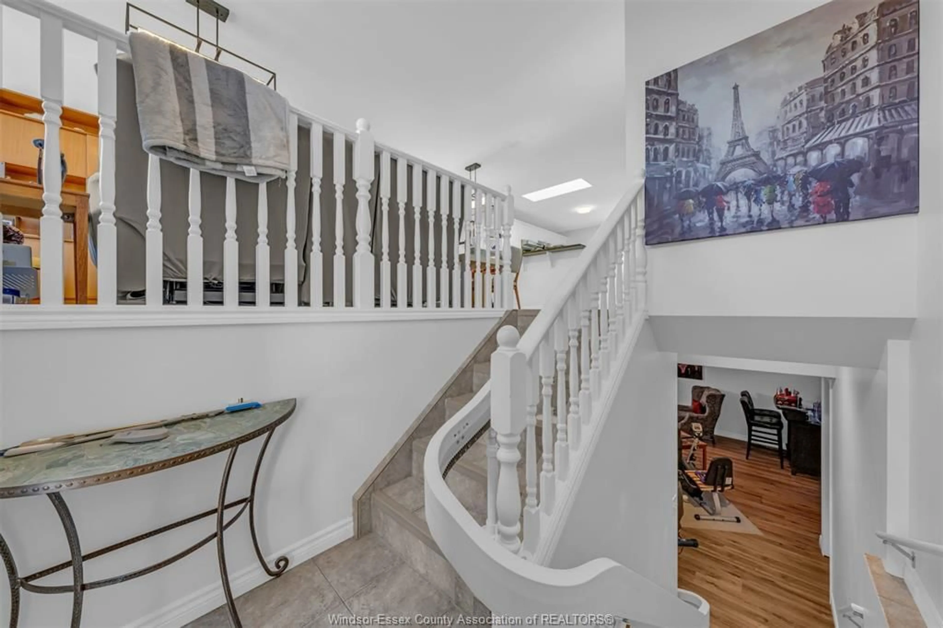 Indoor foyer for 429 McLellan Ave, Amherstburg Ontario N9V 4C8