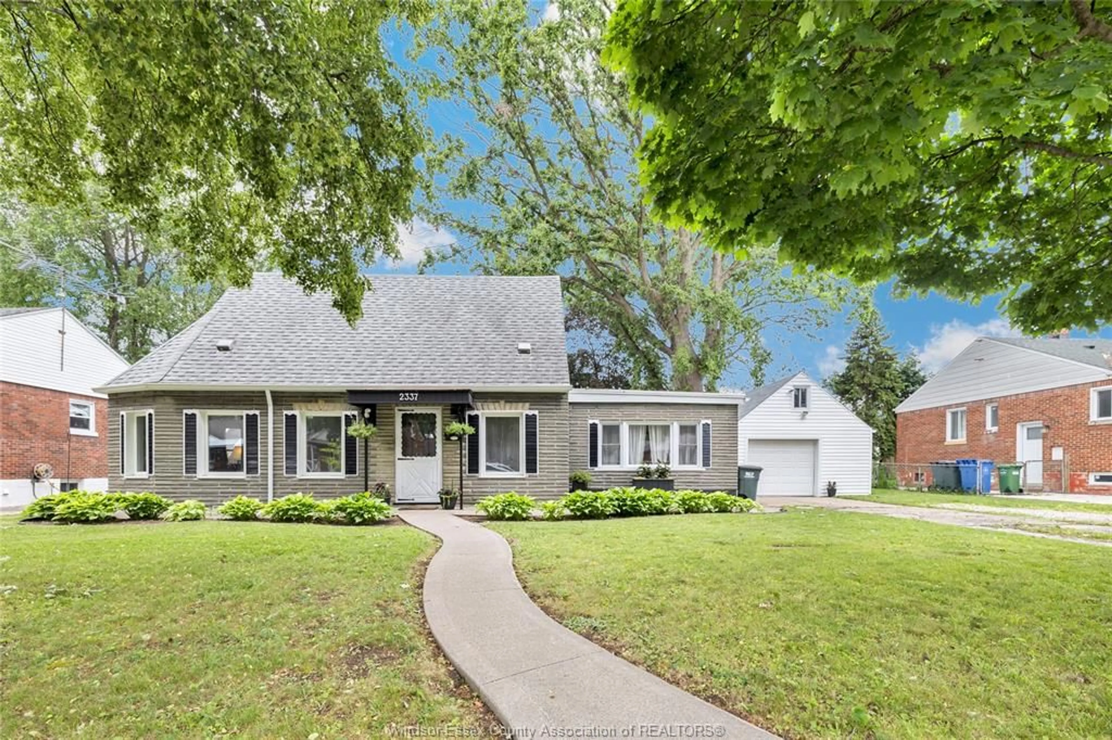 Unknown for 2337 PARKWOOD Ave, Windsor Ontario N8W 2K3