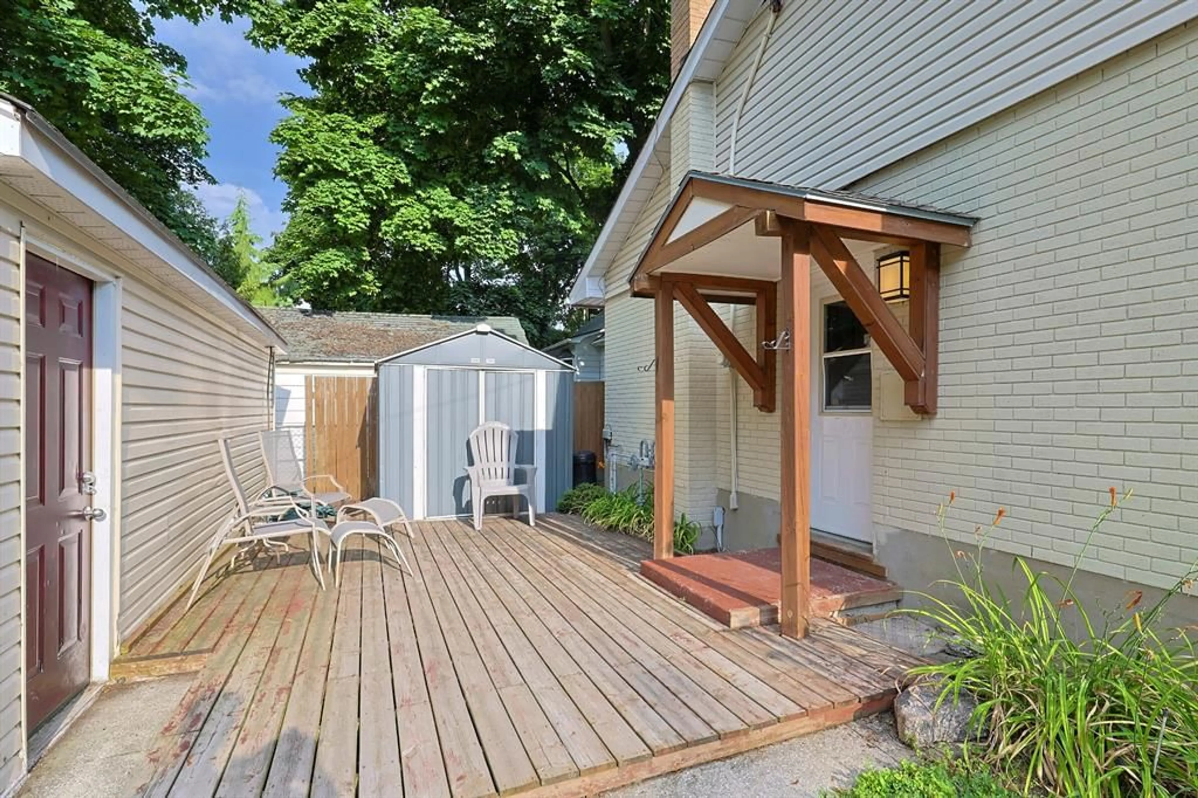 Patio, street for 755 Talfourd St, Sarnia Ontario N7T 1S1