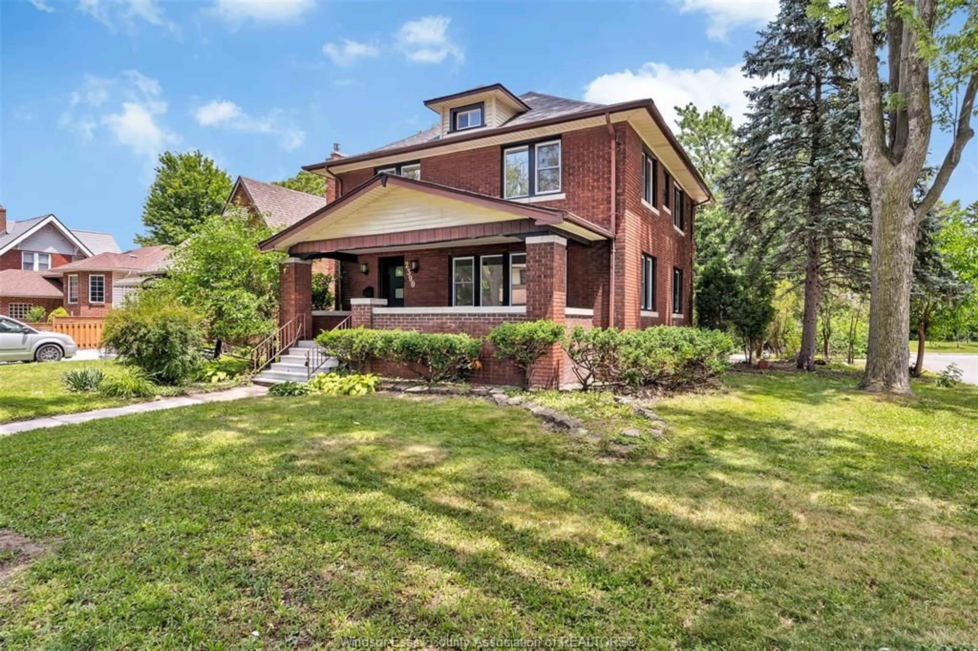 Home with brick exterior material, building for 2390 PRINCESS Ave, Windsor Ontario N8T 1V1