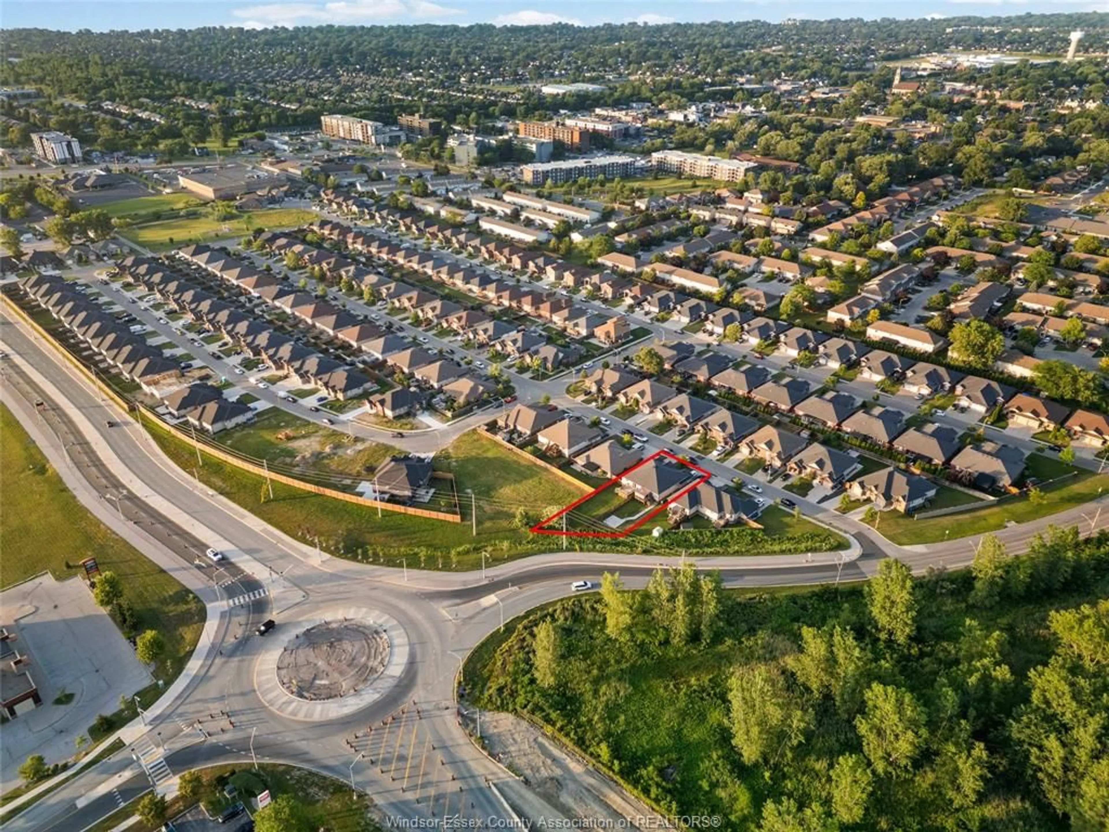 A pic from outside/outdoor area/front of a property/back of a property/a pic from drone, street for 3237 SEVILLE, Windsor Ontario N8M 0A3