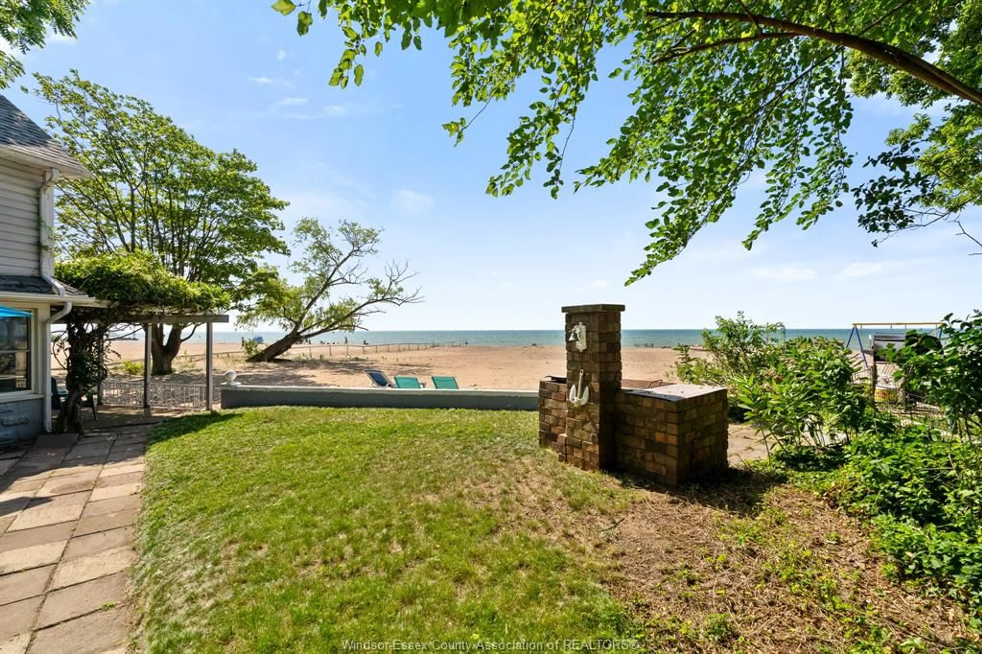 Patio, water/lake/river/ocean view for 1031 HERITAGE Rd, Kingsville Ontario N9Y 2E6